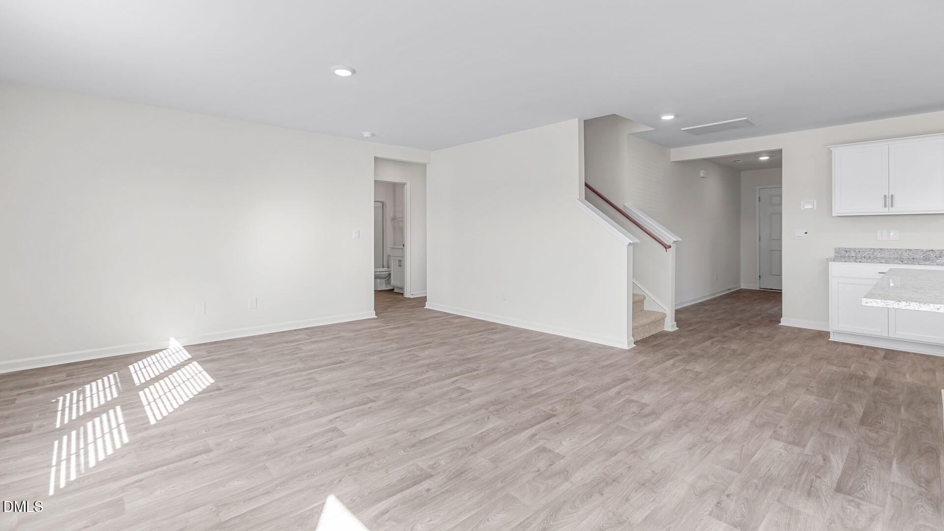 property viewer photo 11