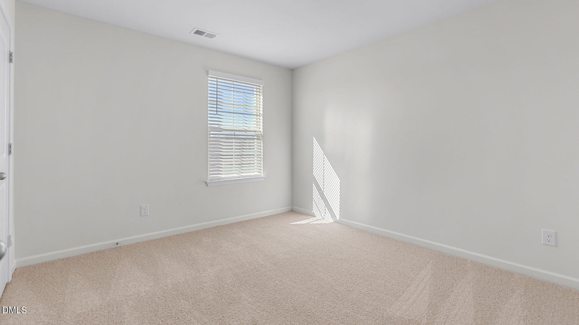 property viewer photo 23