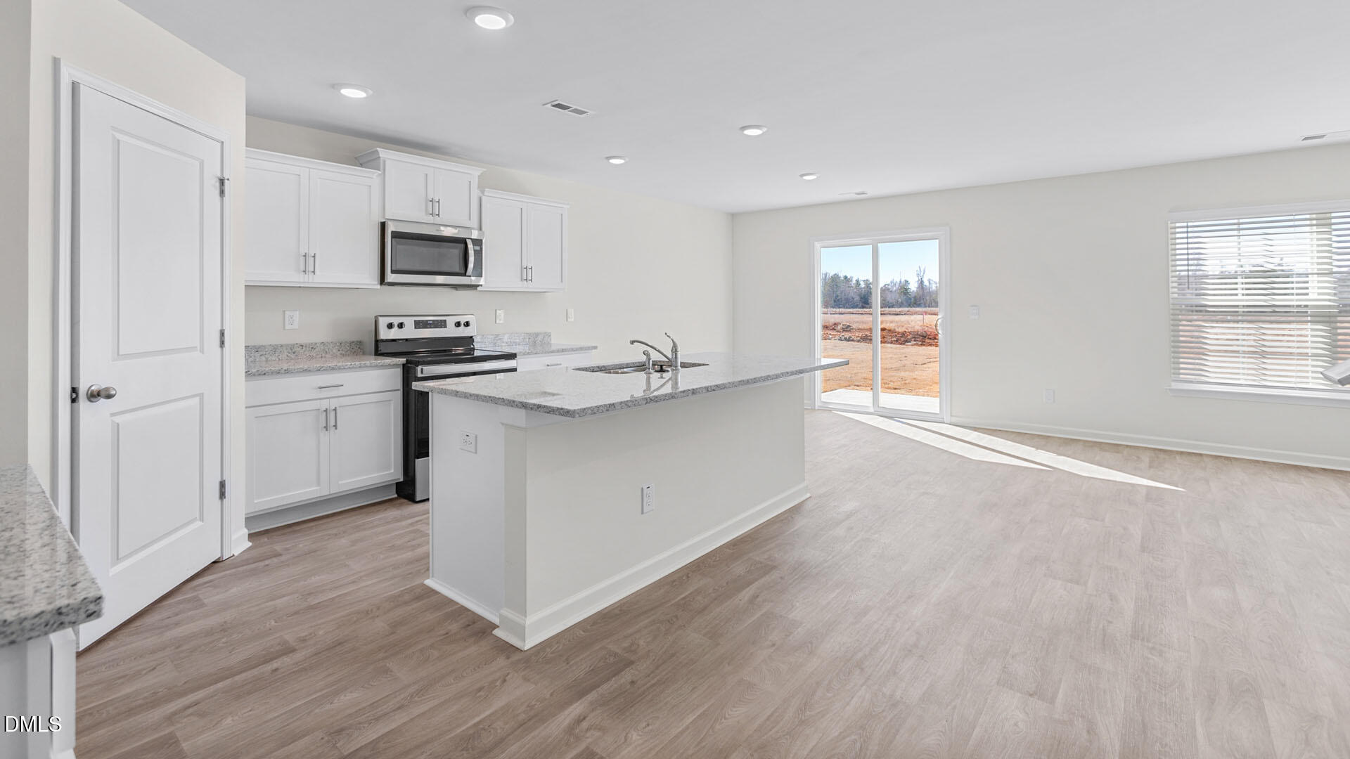 property viewer photo 7