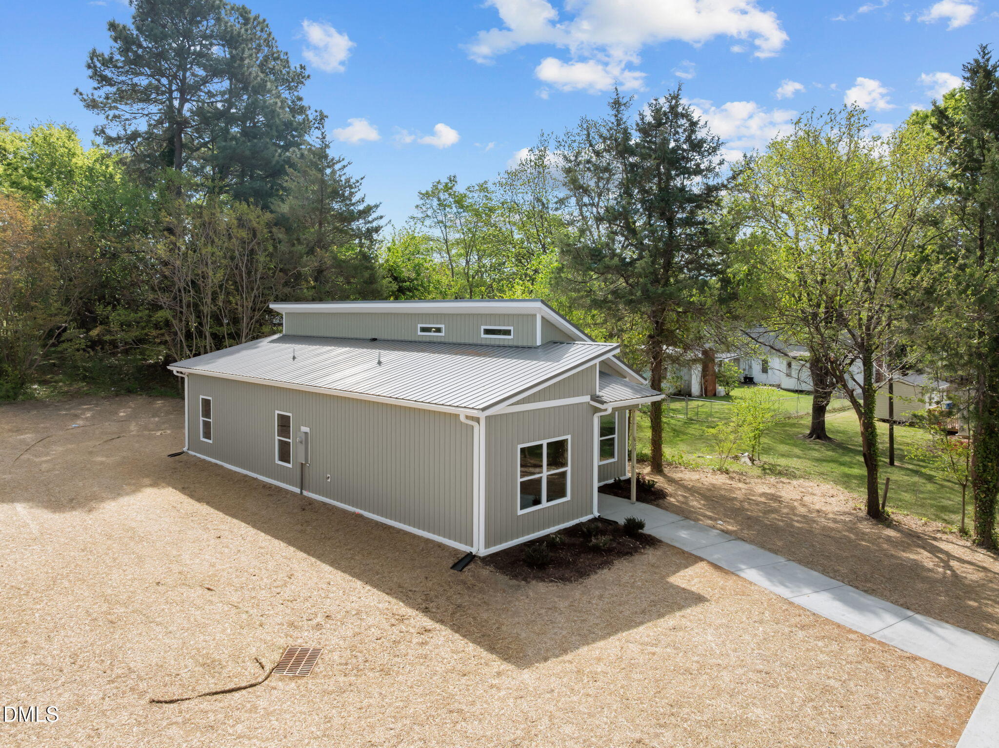 main property photo 31