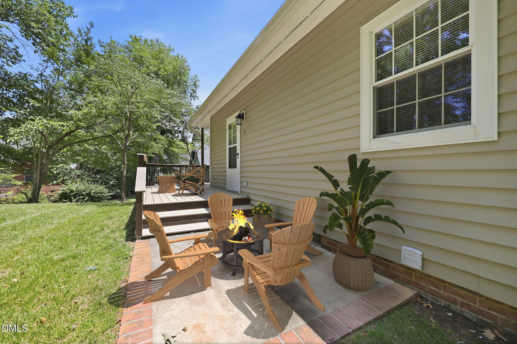 main property photo 30