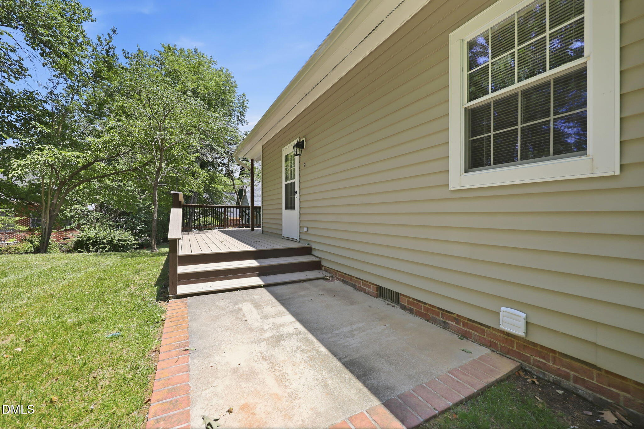 main property photo 31