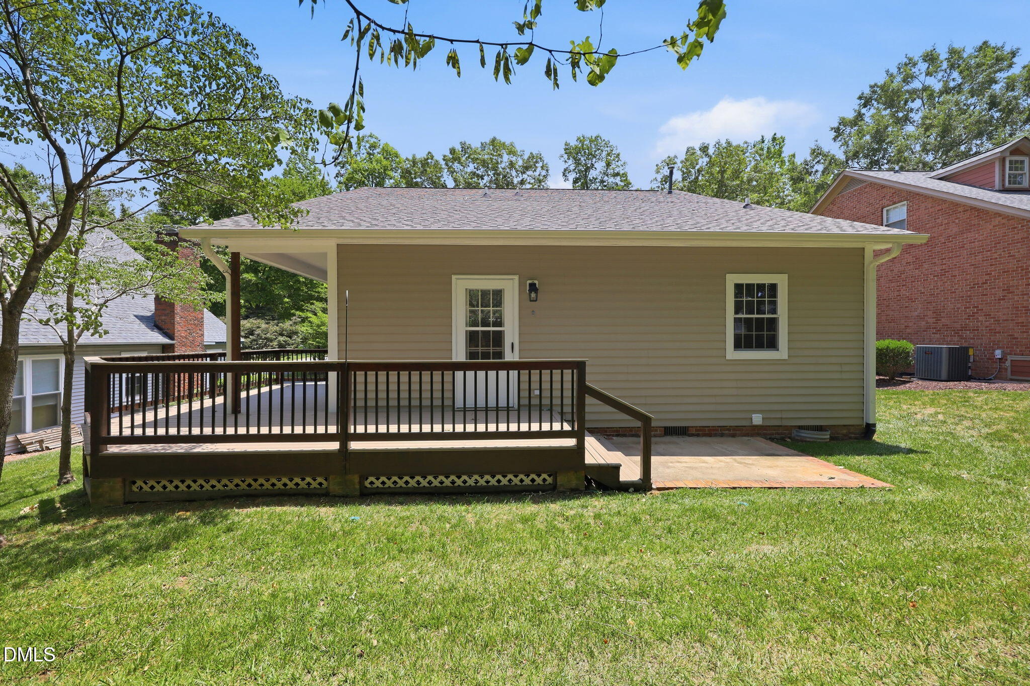 main property photo 34