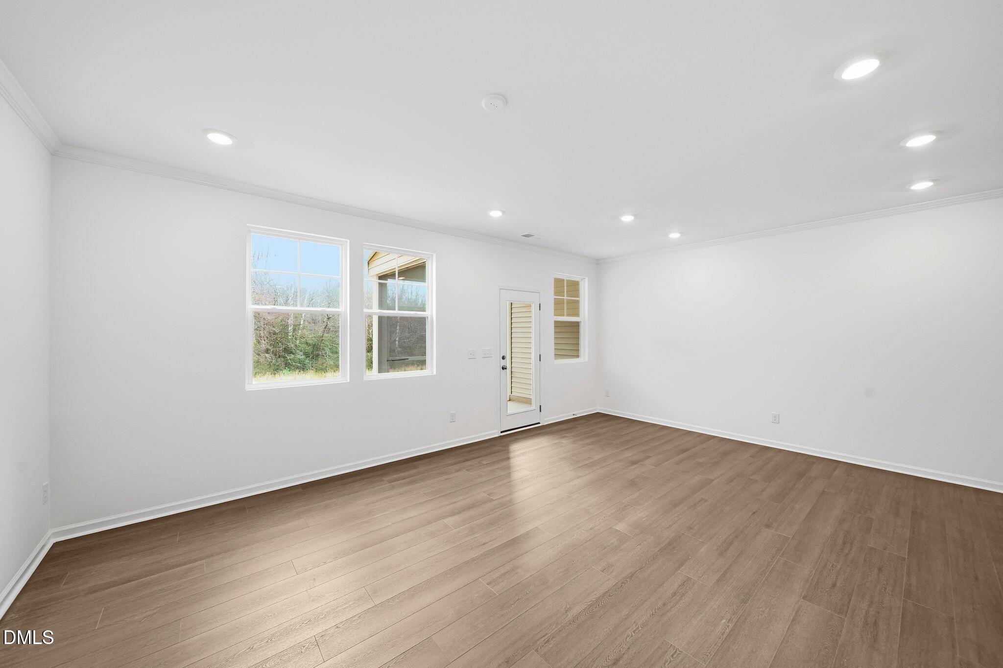 property viewer photo 4