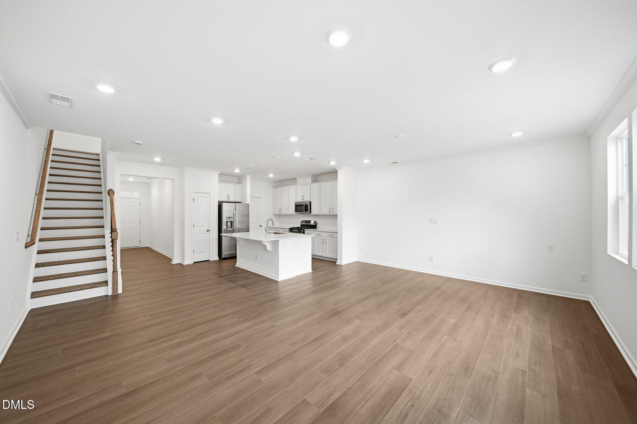 property viewer photo 5
