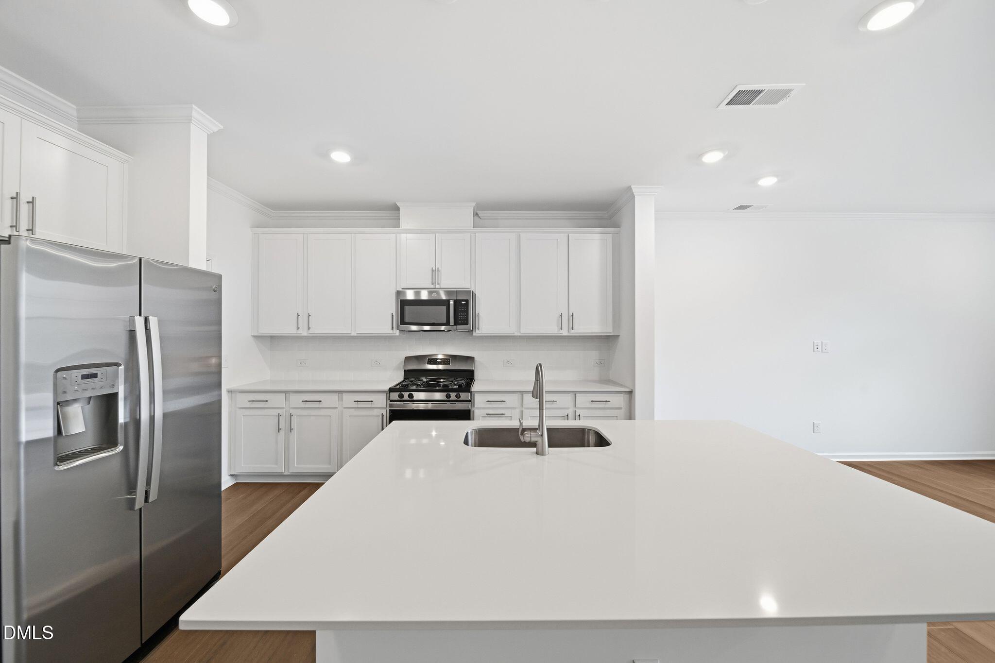 property viewer photo 7