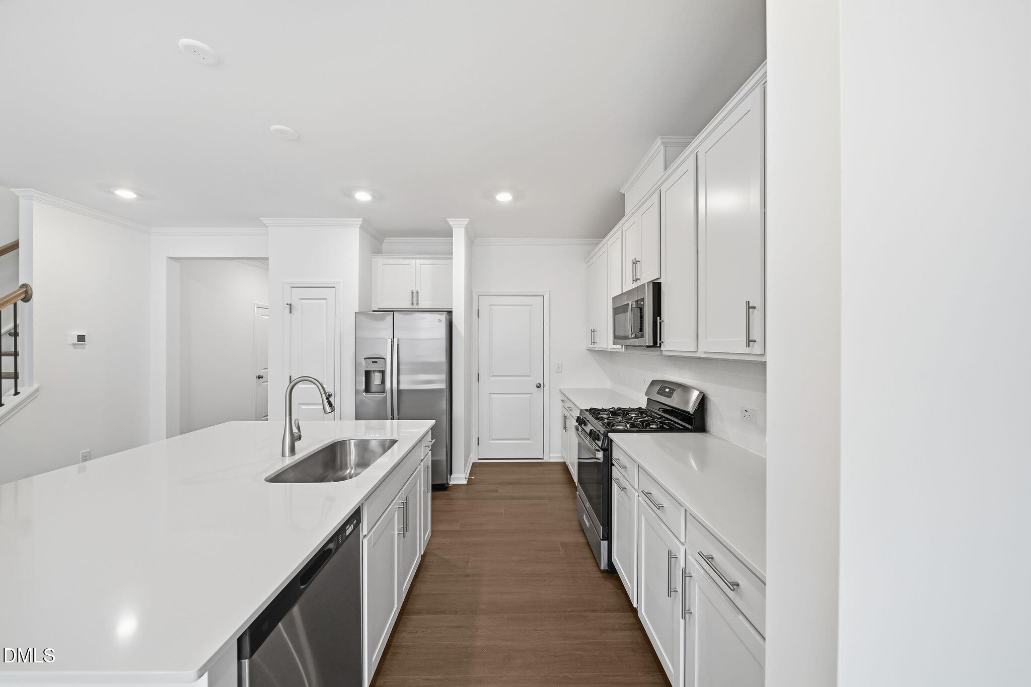 property viewer photo 9