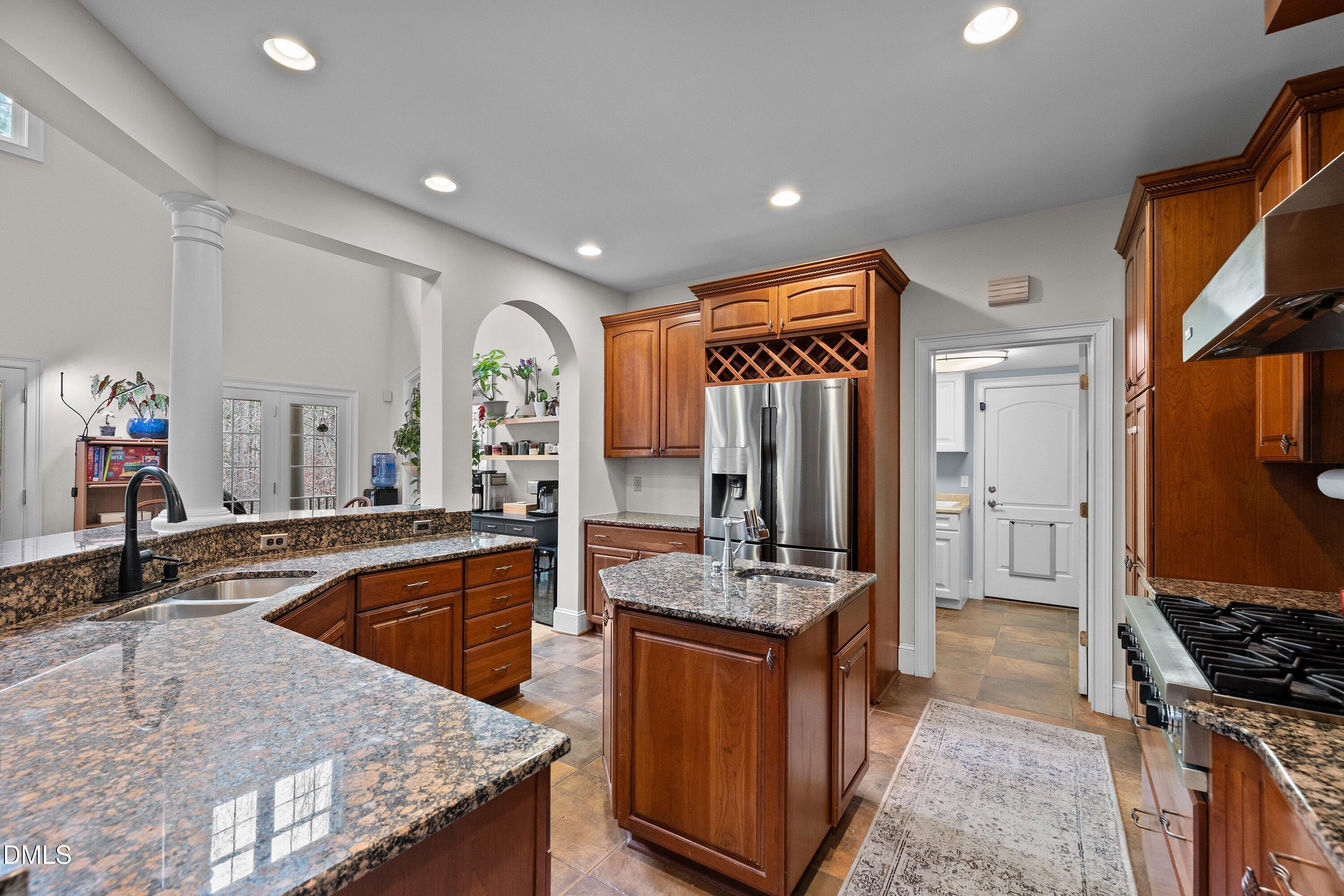 main property photo 27