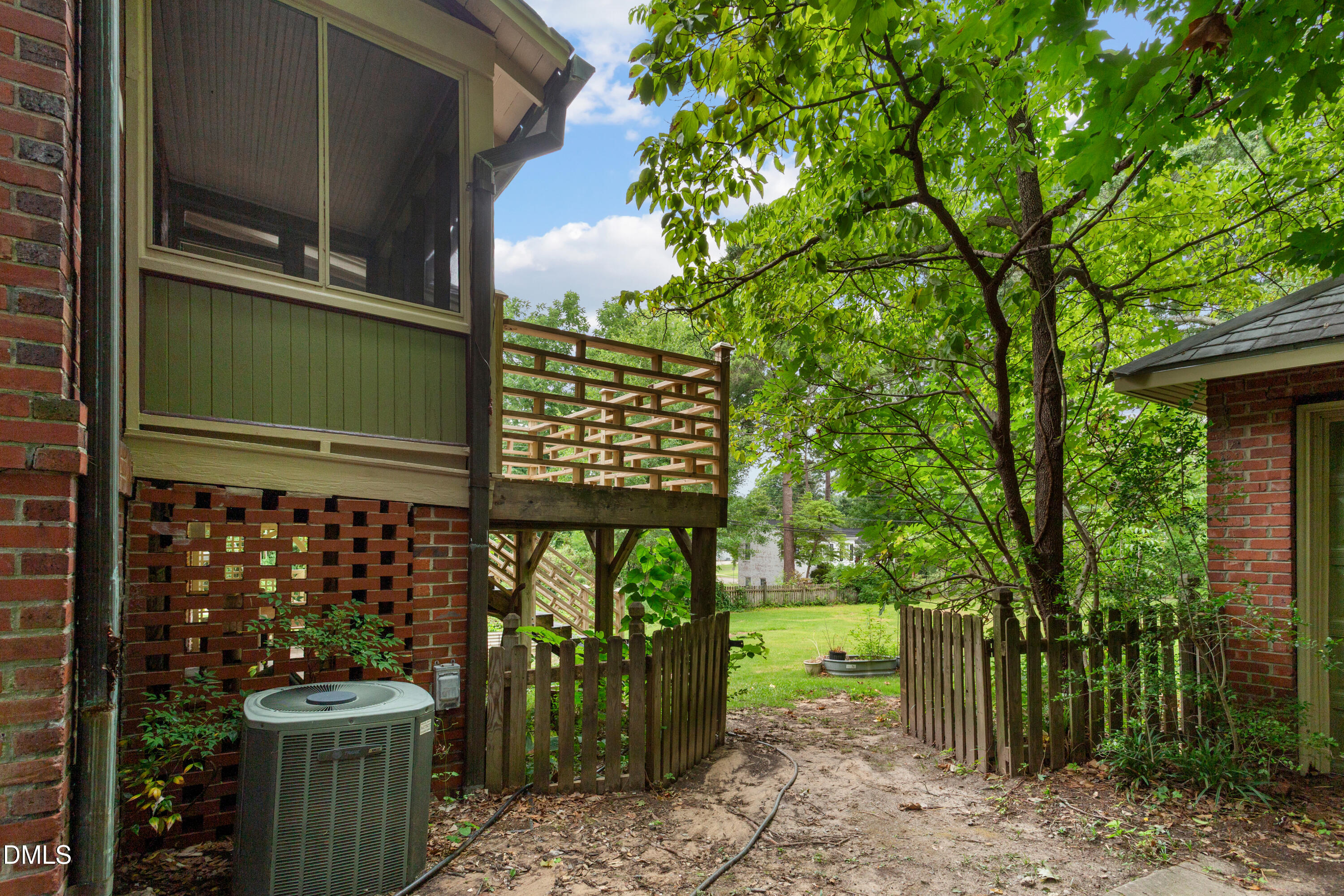 main property photo 94