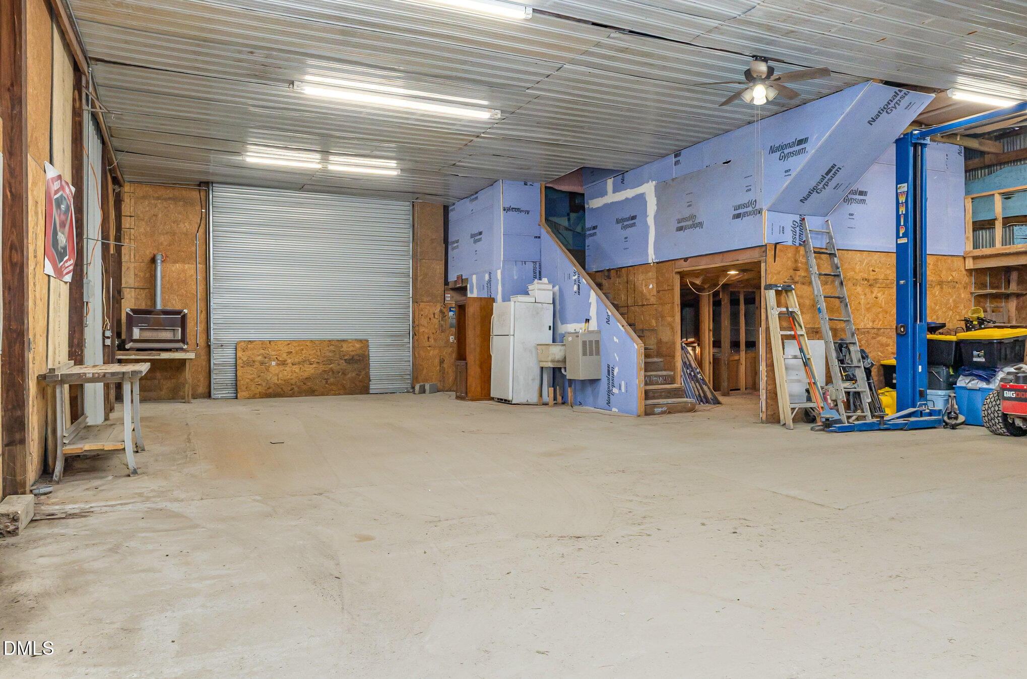 main property photo 27