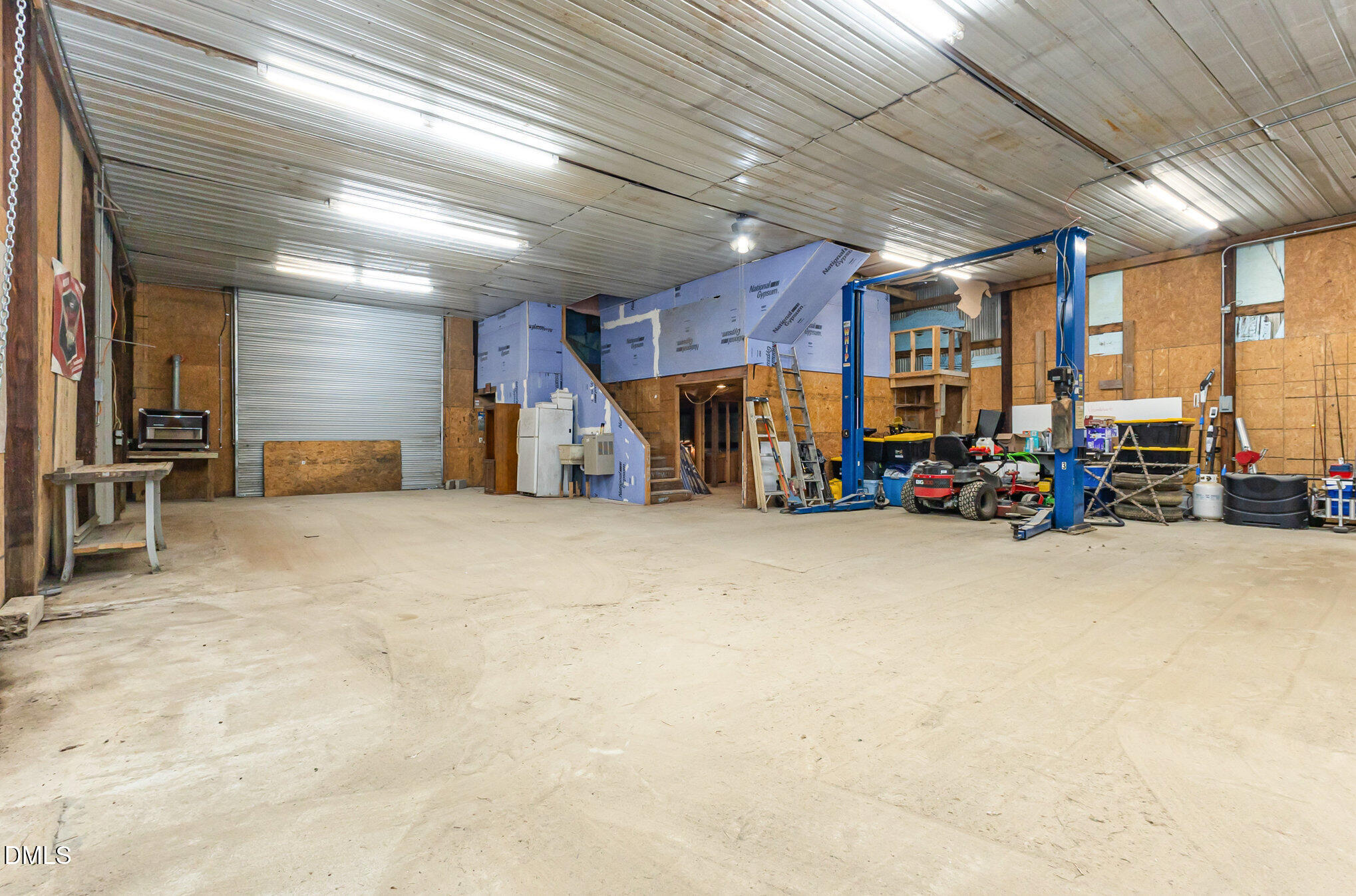 main property photo 29
