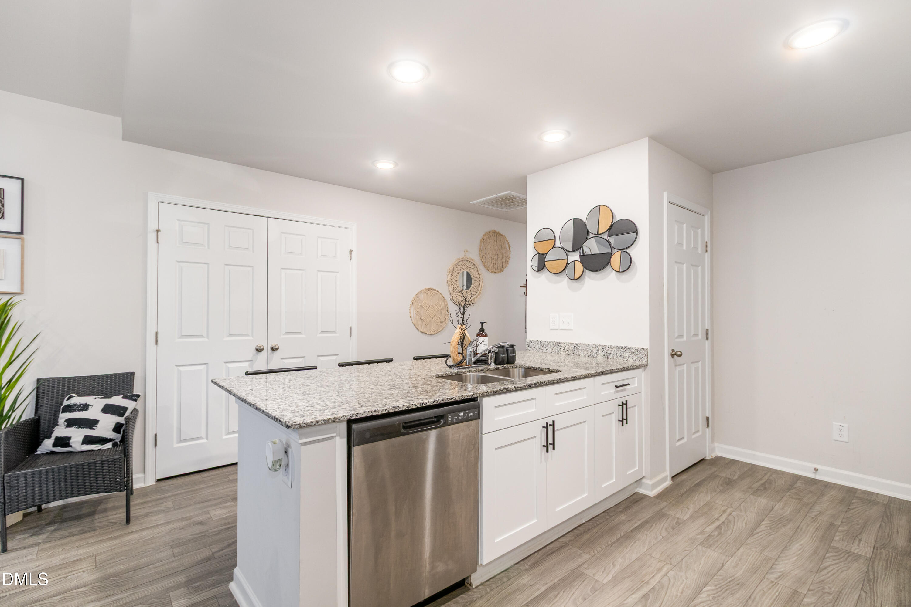 property viewer photo 12