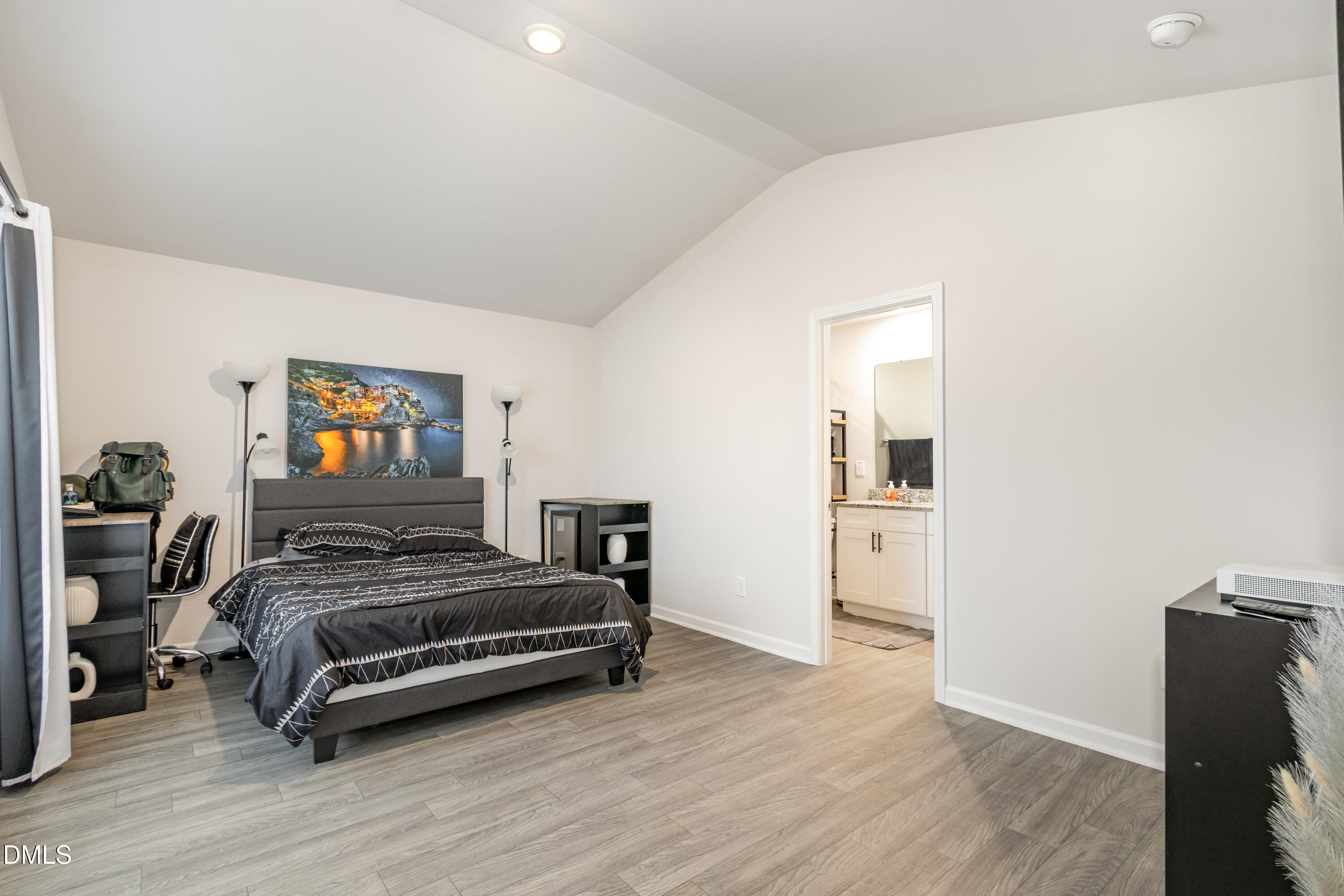property viewer photo 15