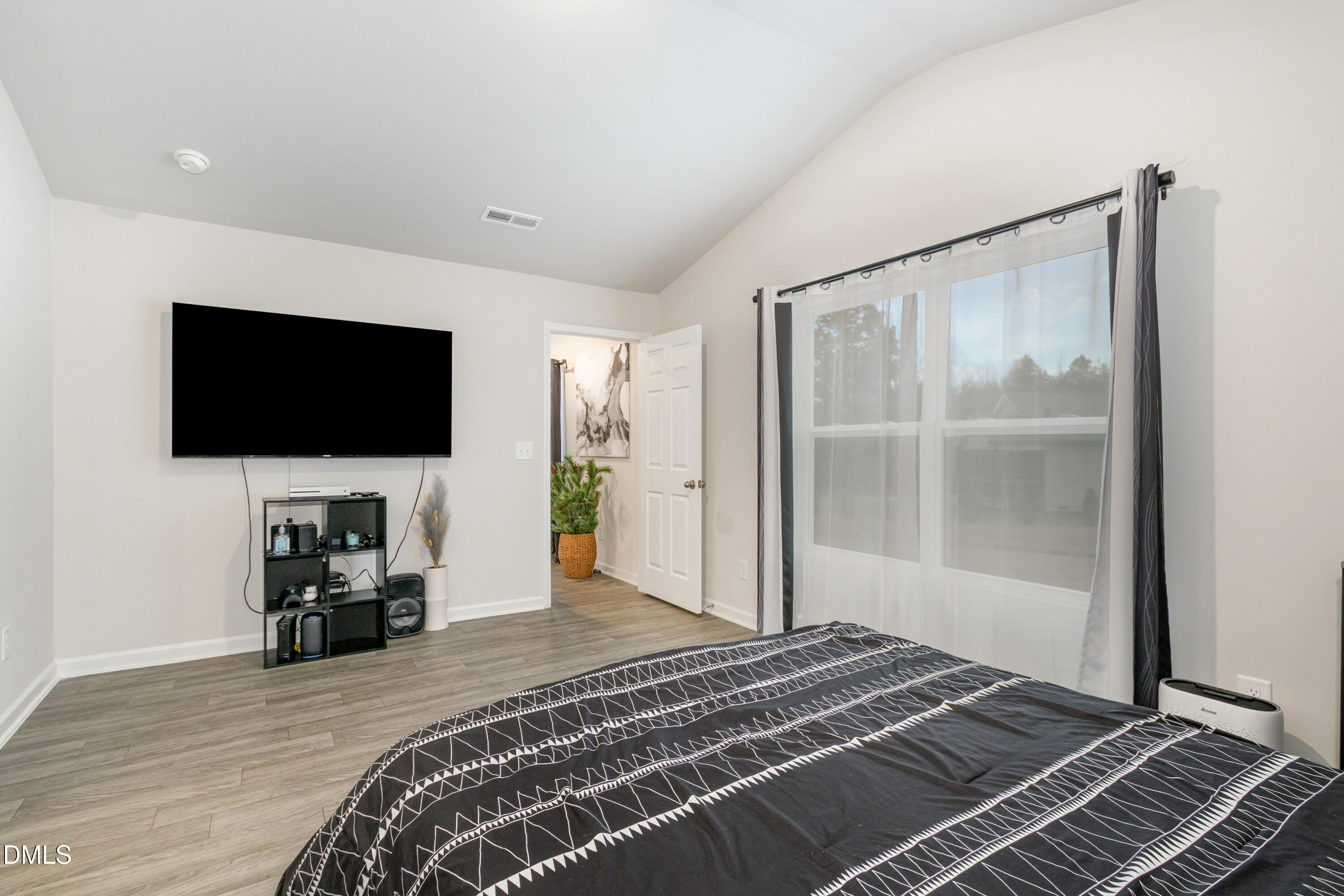 property viewer photo 16