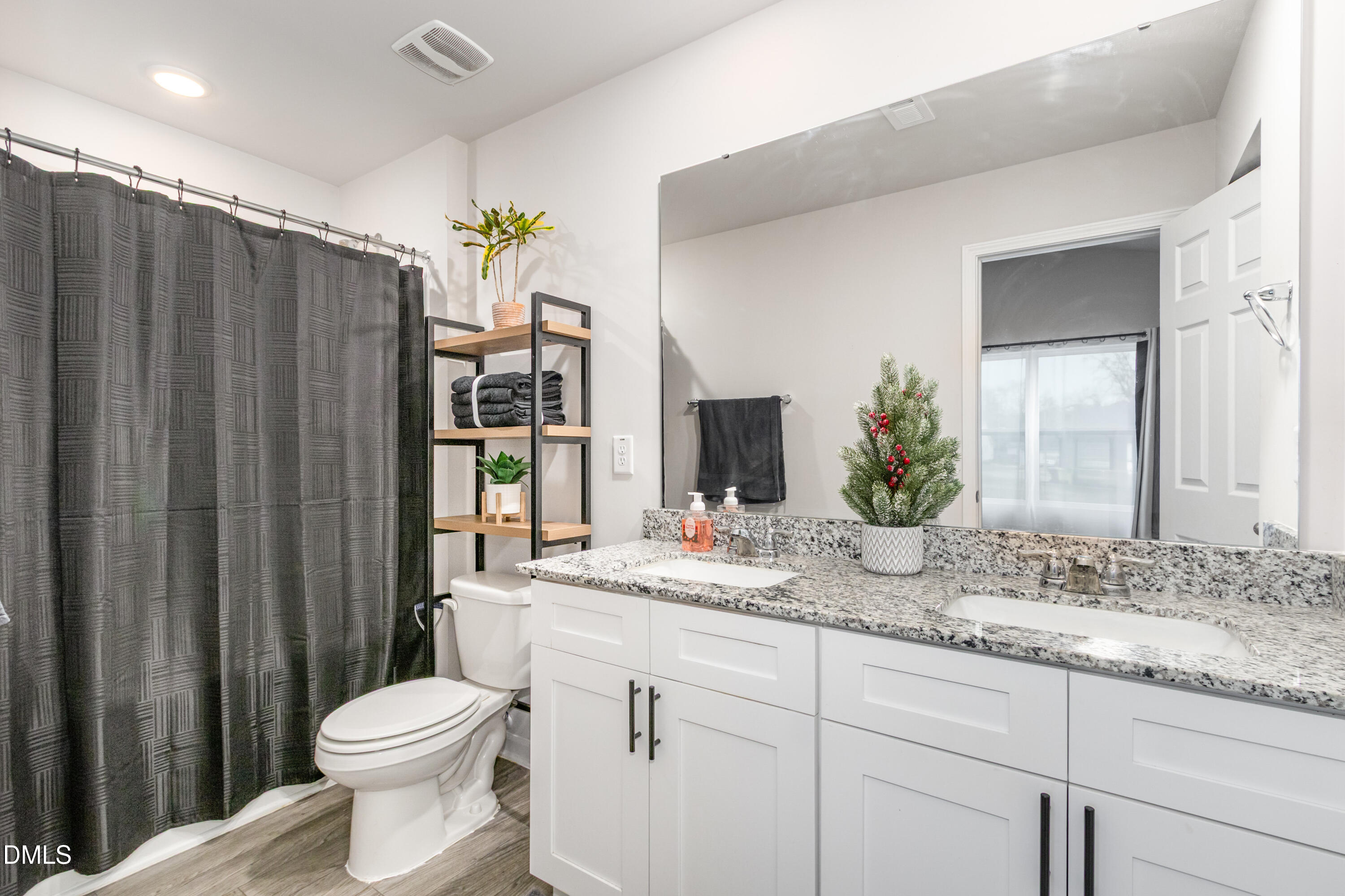 property viewer photo 17