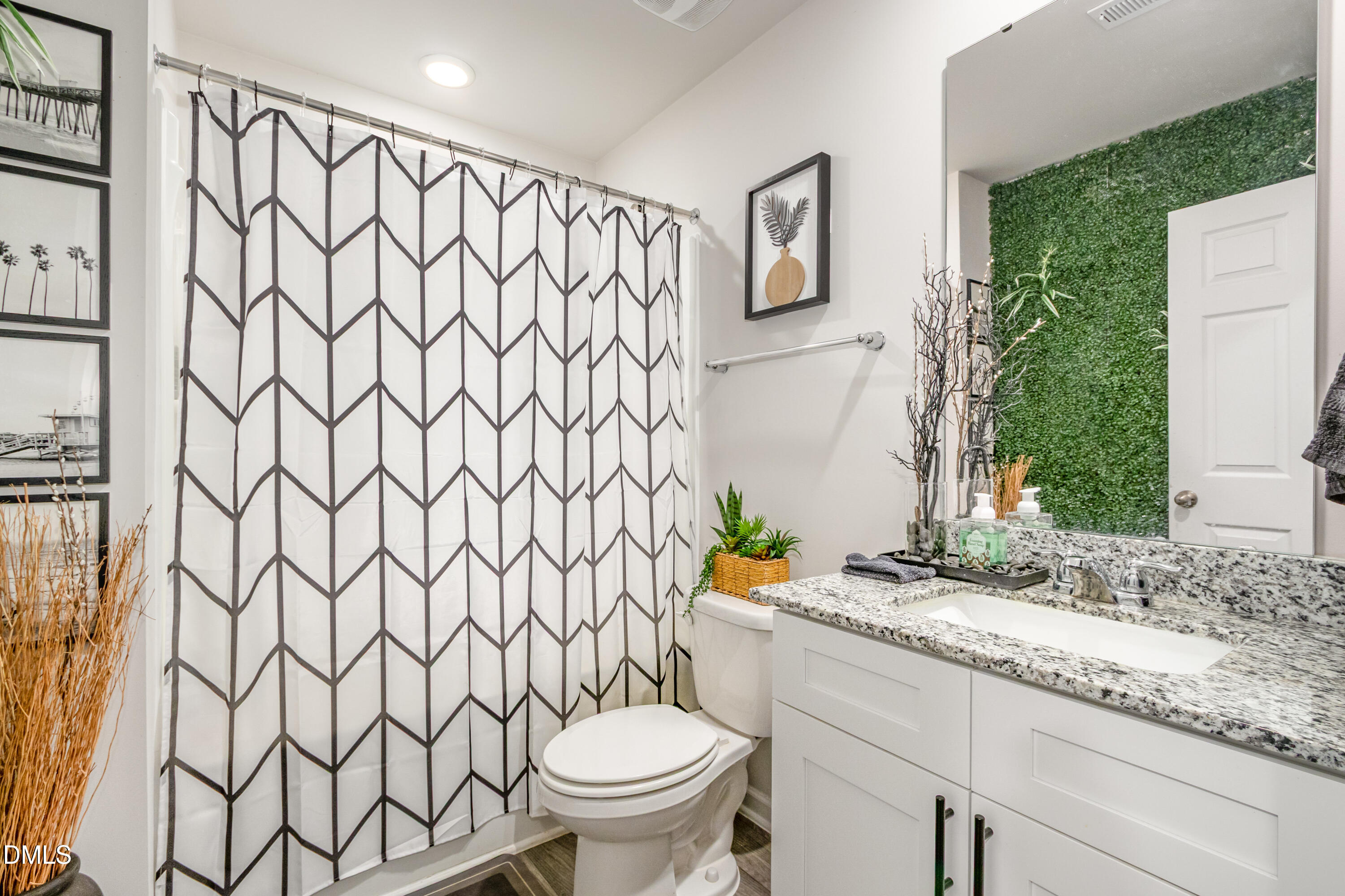 property viewer photo 23