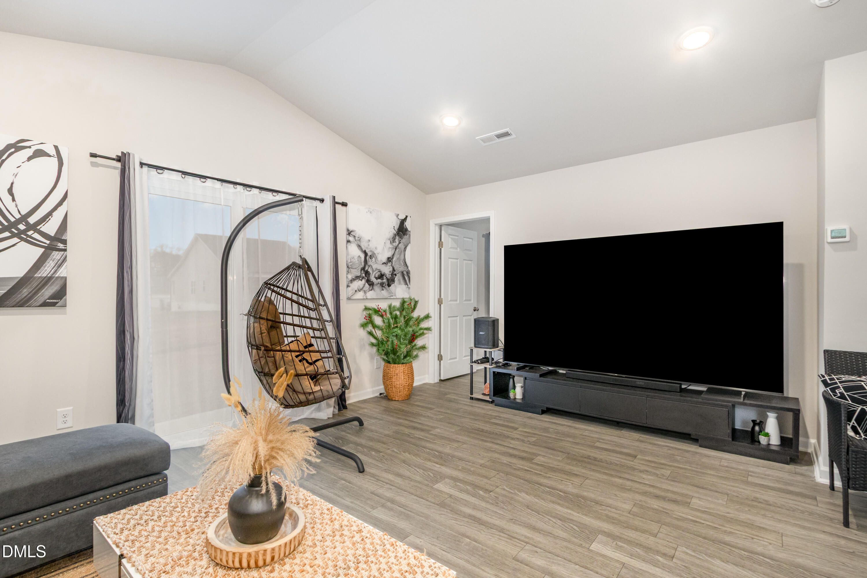 property viewer photo 6