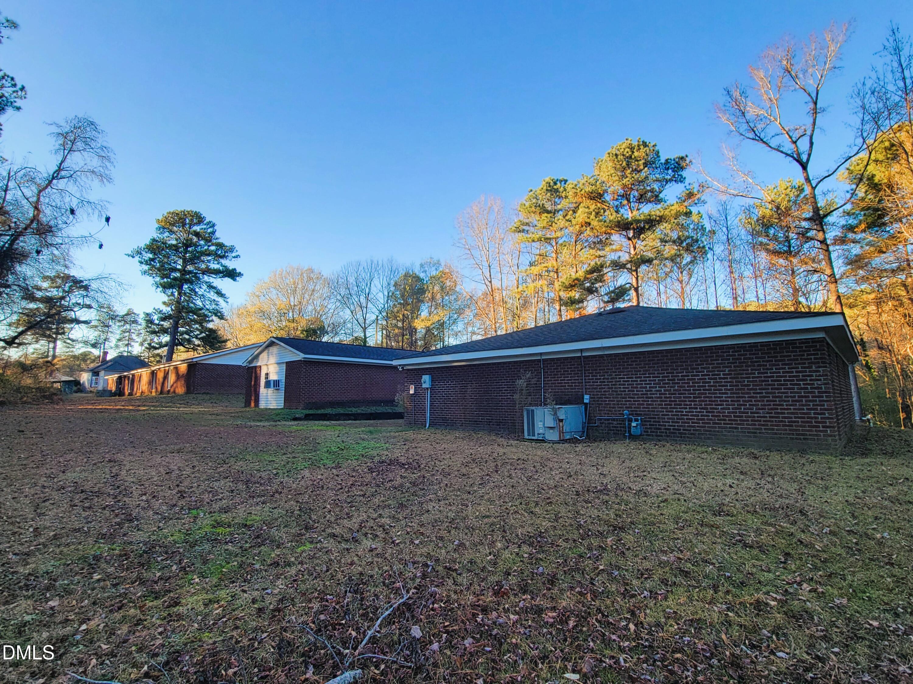 main property photo 28
