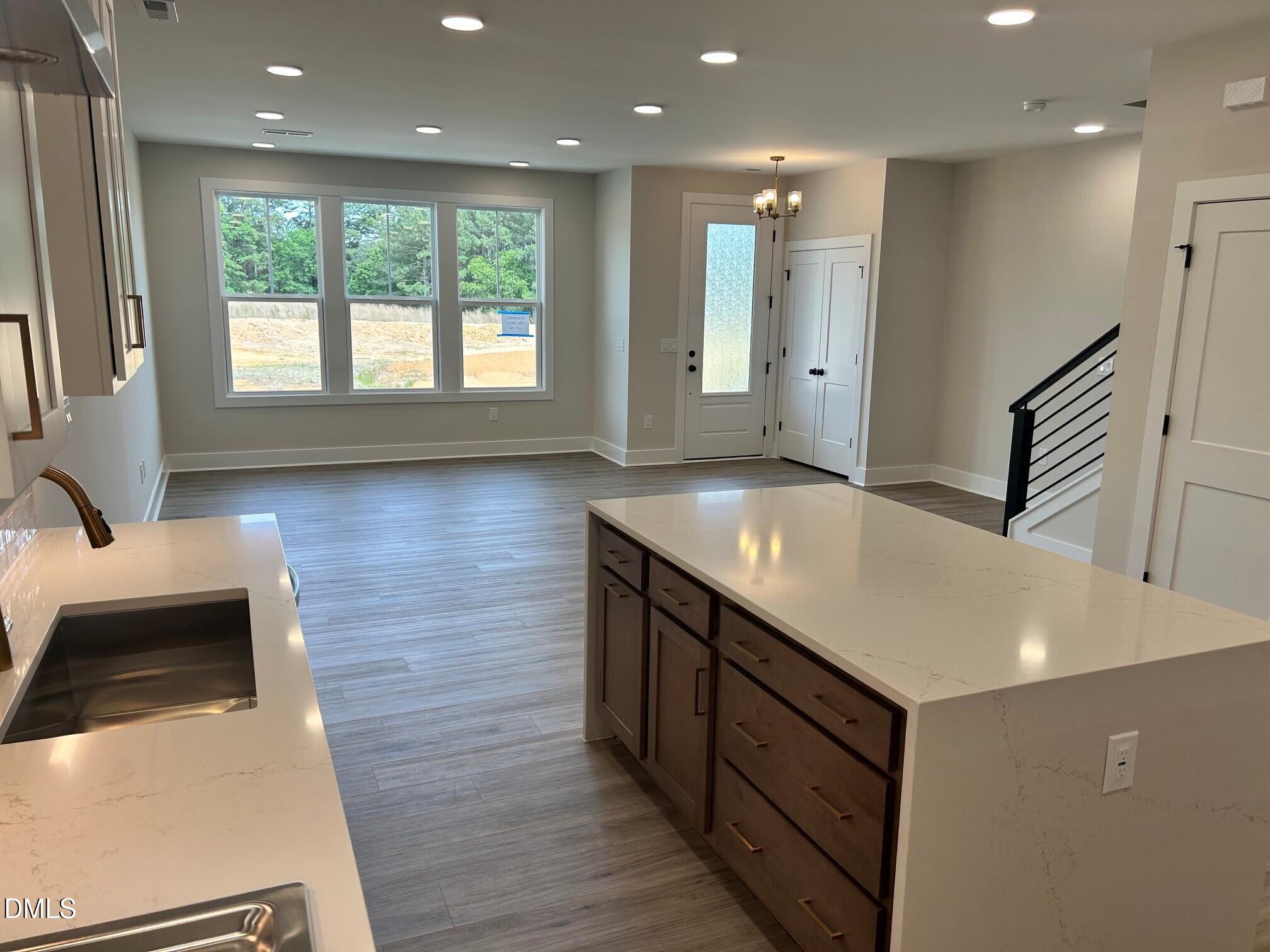 property viewer photo 3