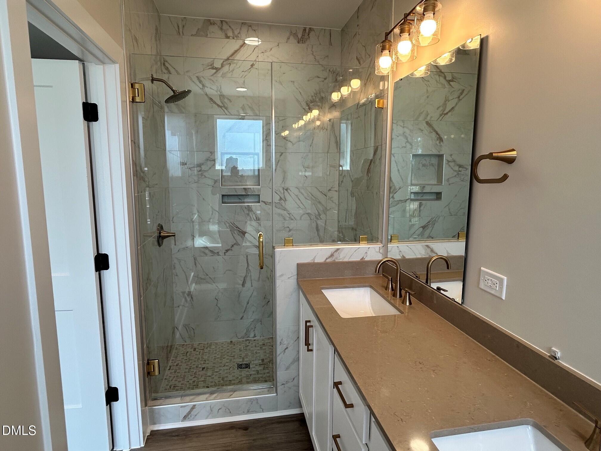 property viewer photo 8