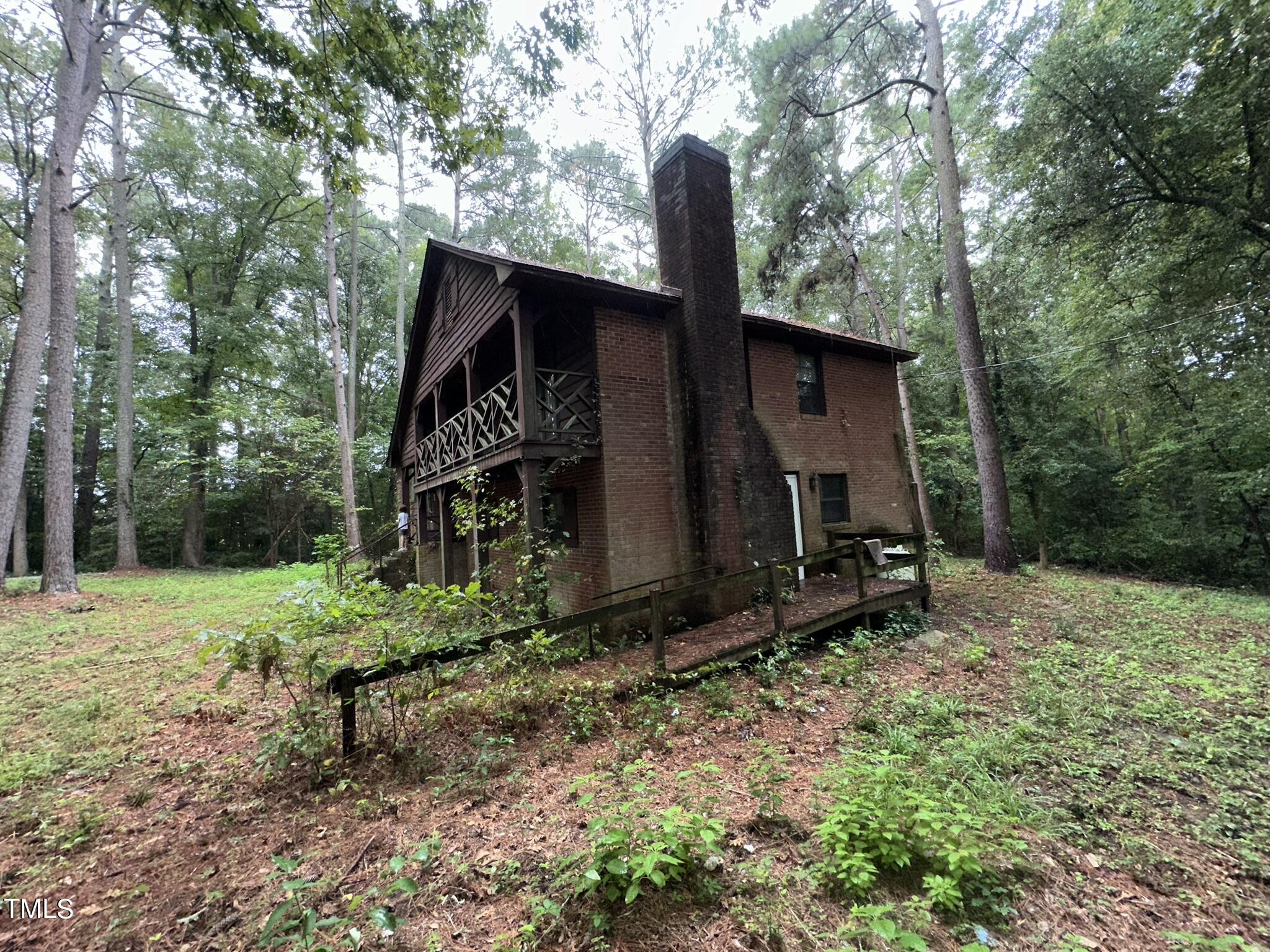 main property photo 9