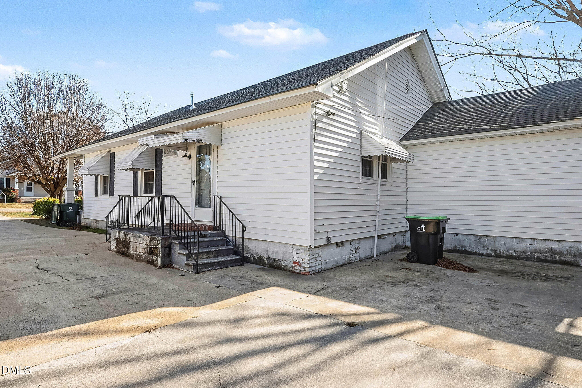 main property photo 35