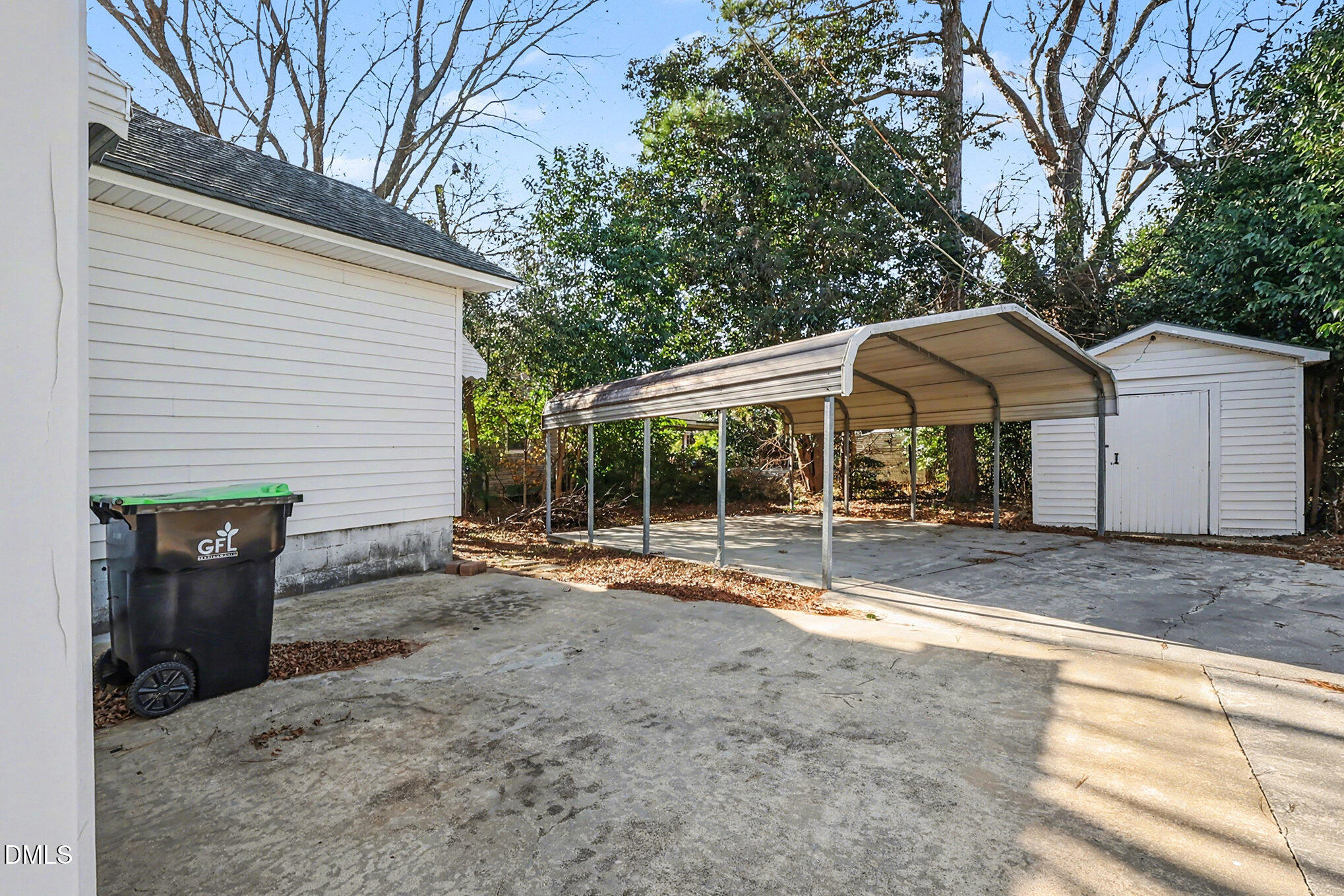 main property photo 41