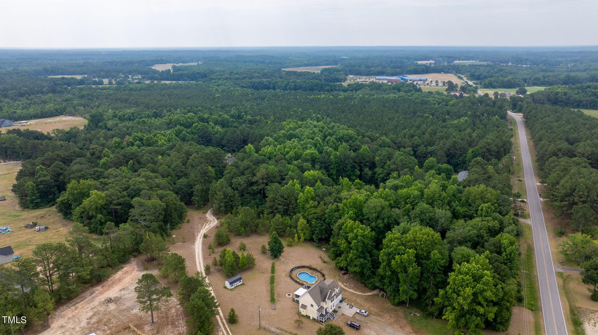 main property photo 28