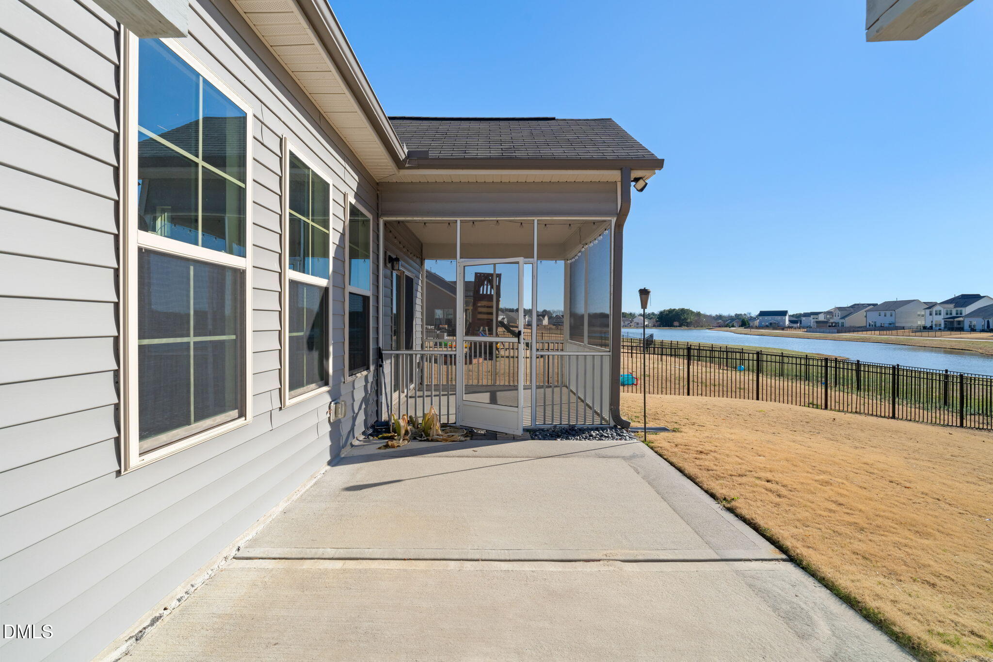 main property photo 40
