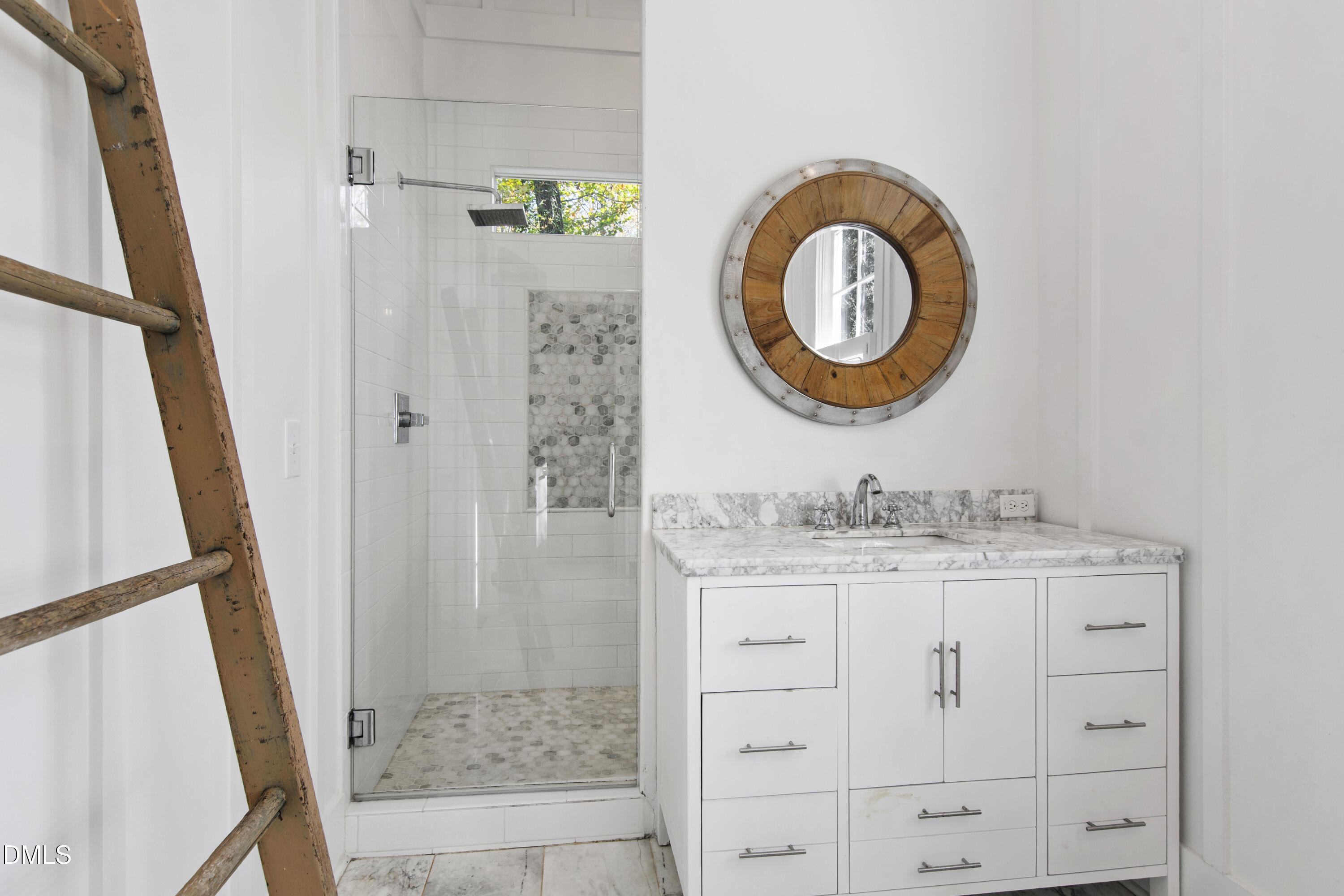 property viewer photo 27
