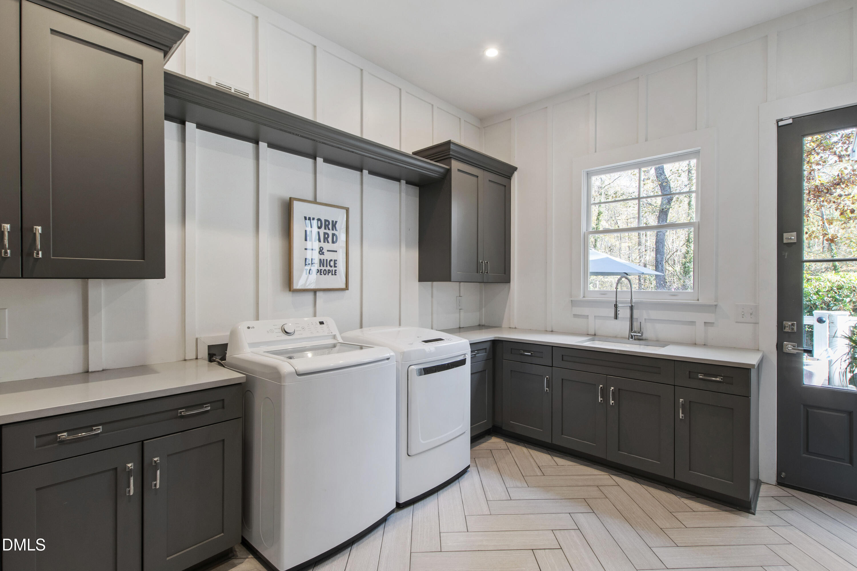 property viewer photo 31