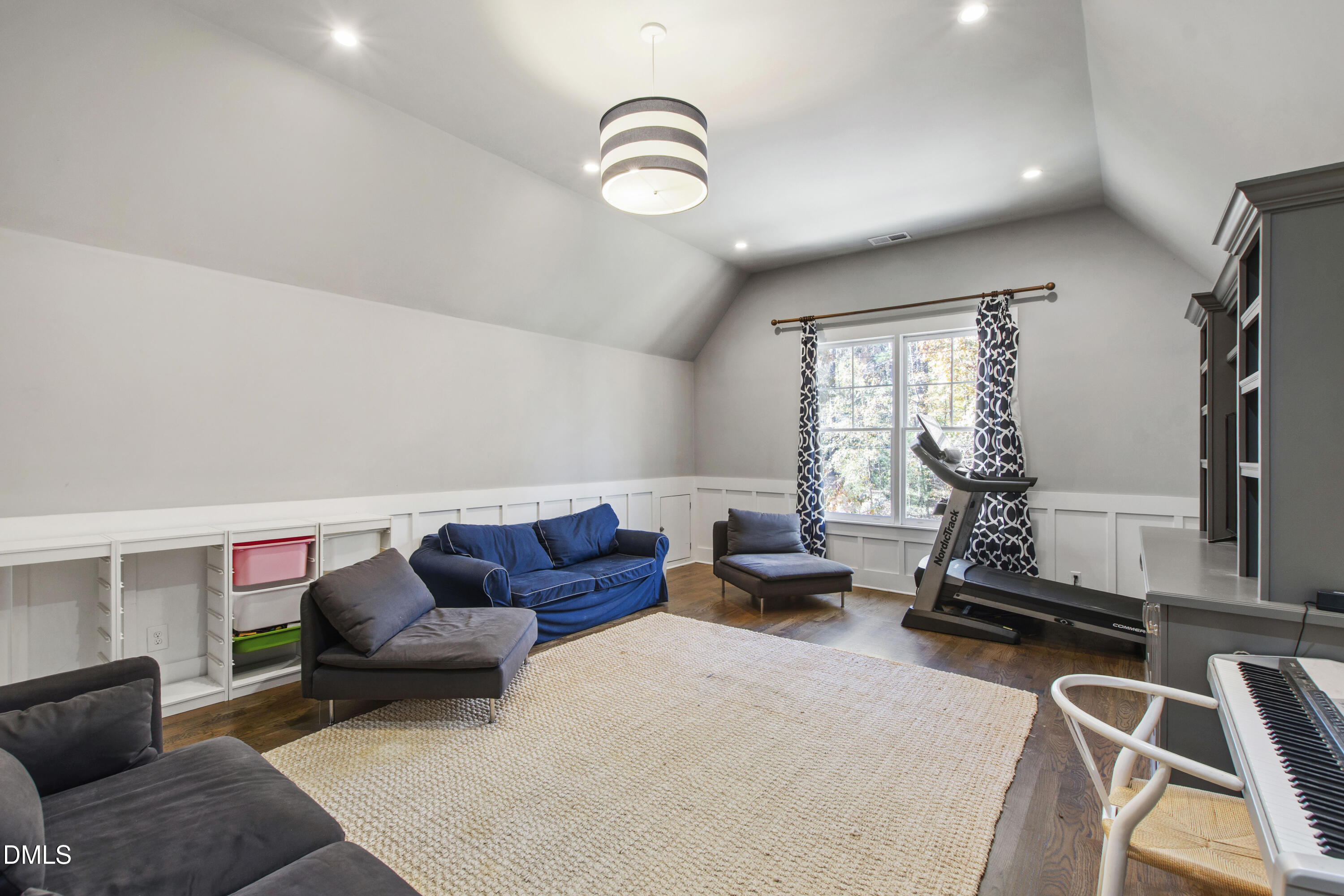 property viewer photo 35