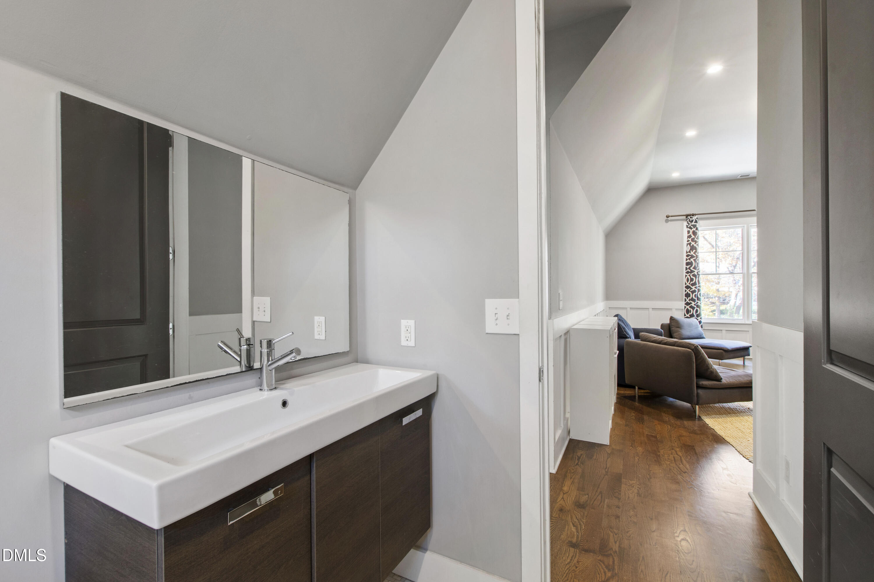 property viewer photo 36