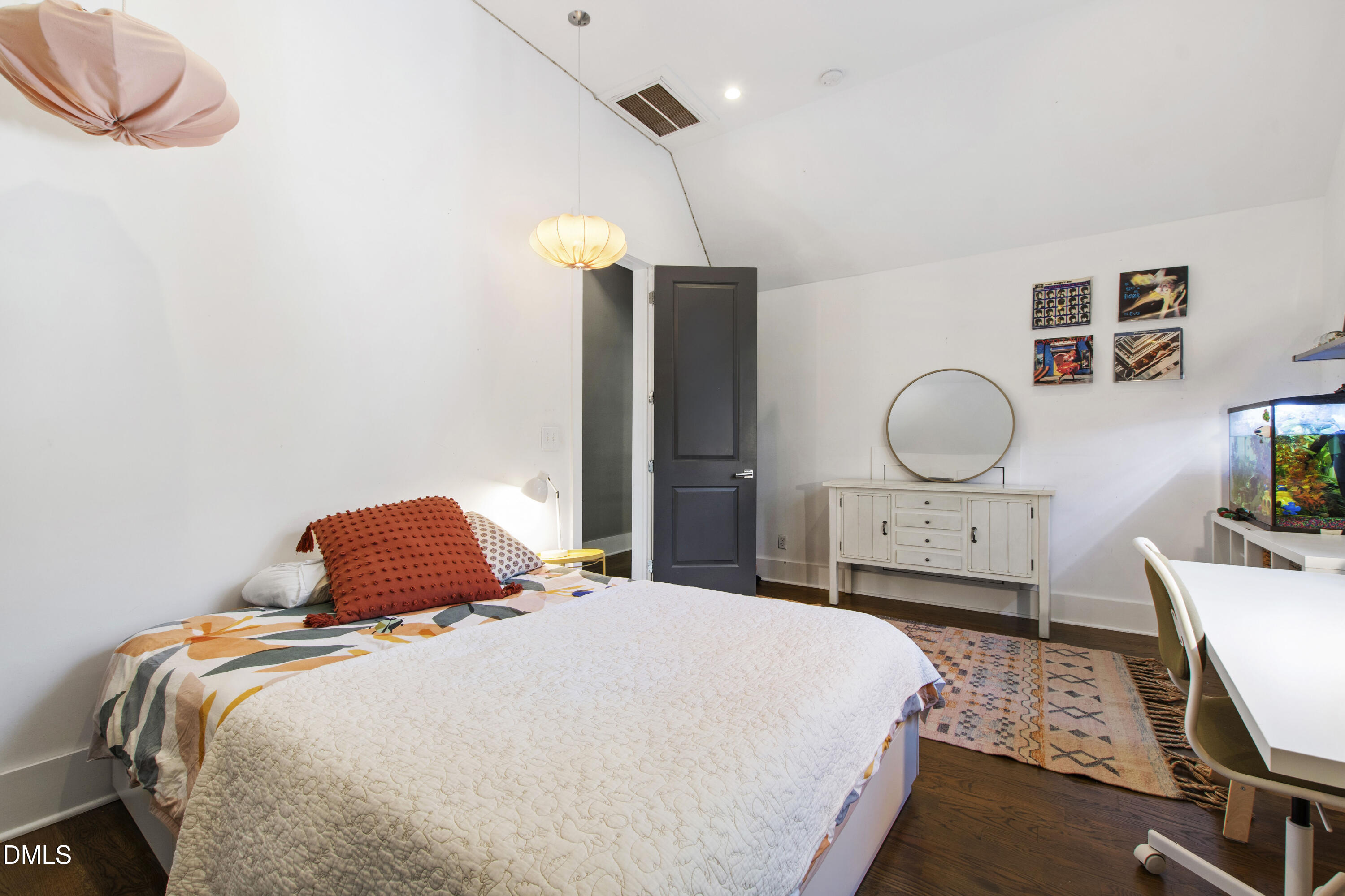 property viewer photo 40
