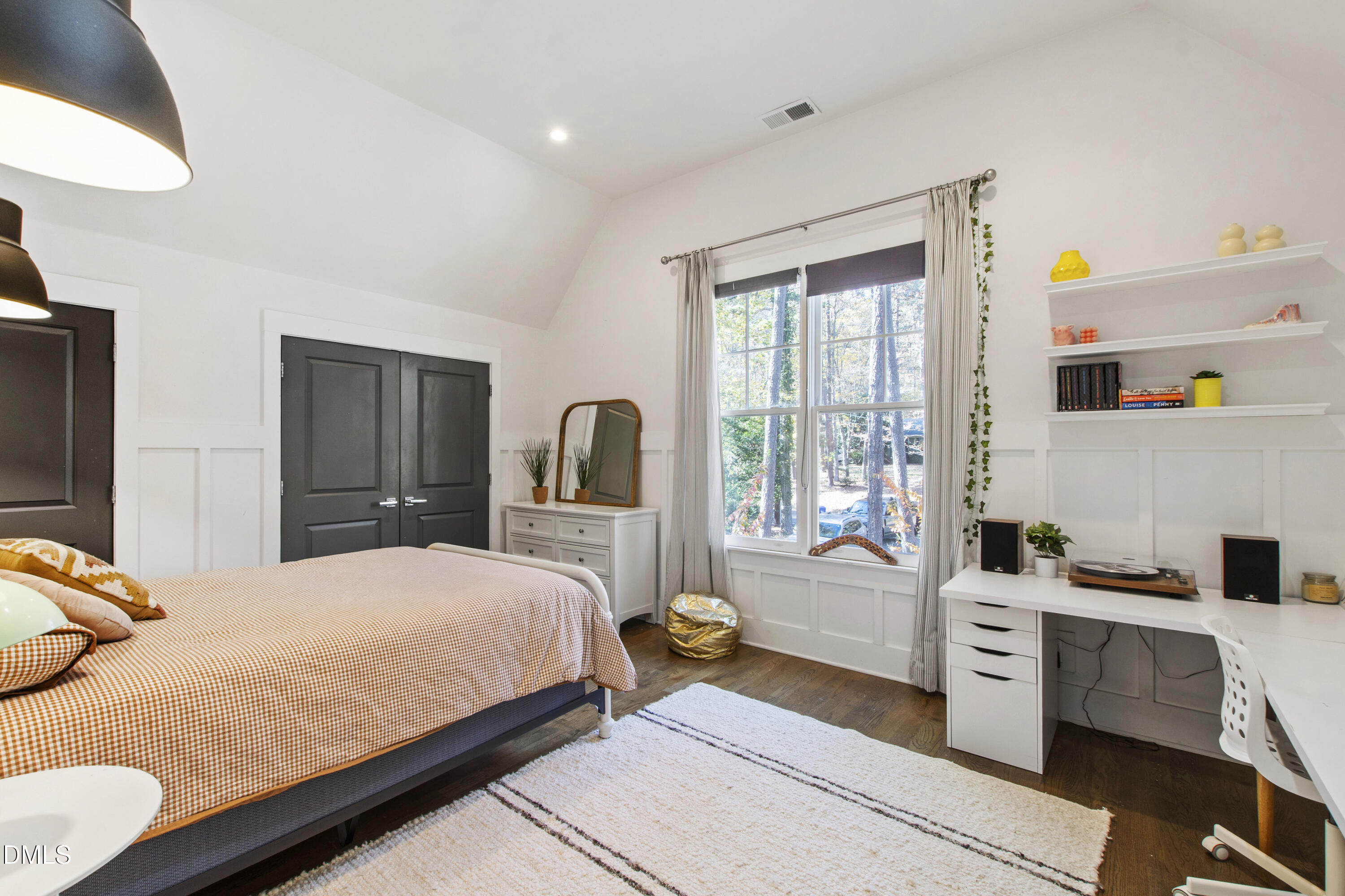 property viewer photo 42