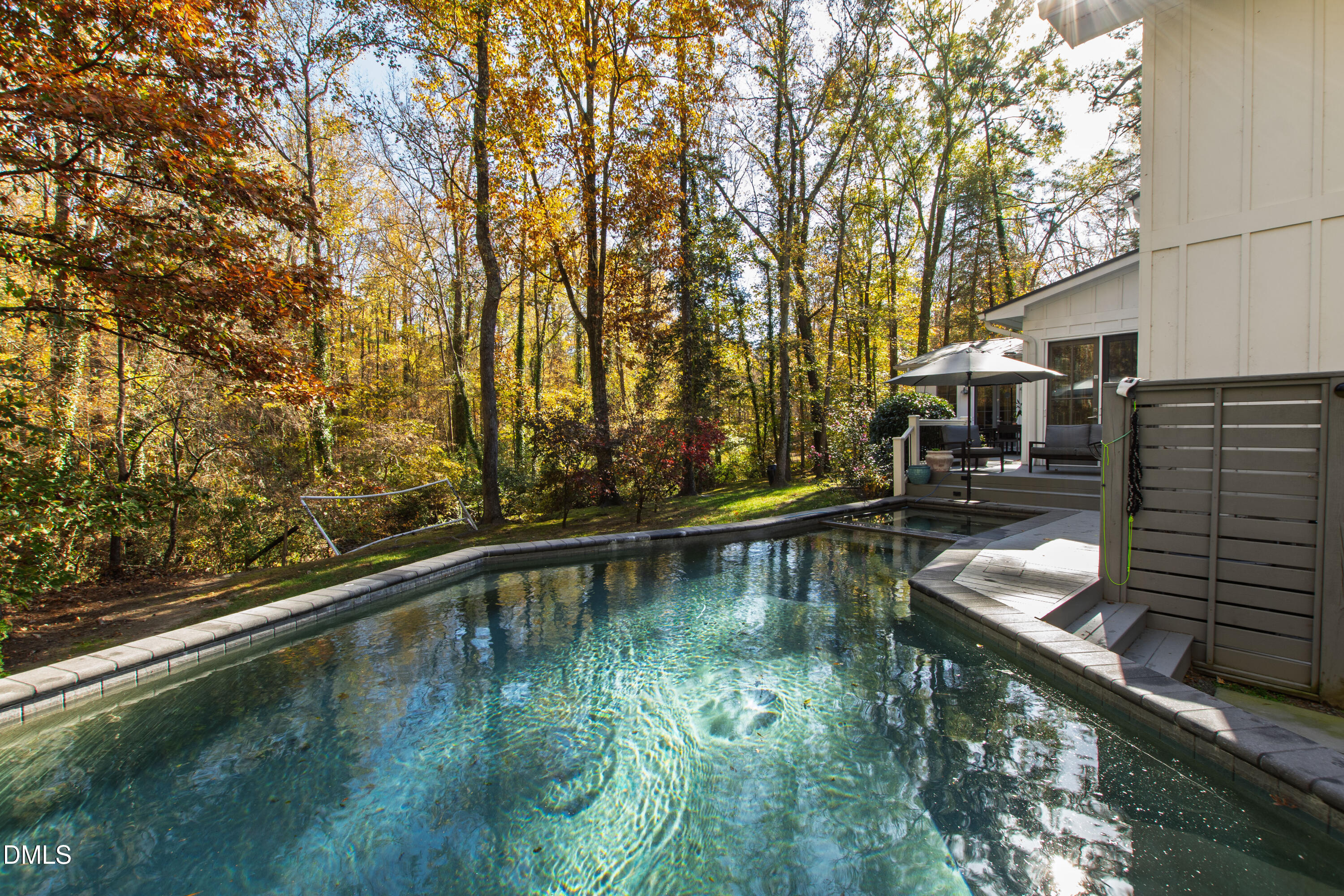 property viewer photo 45
