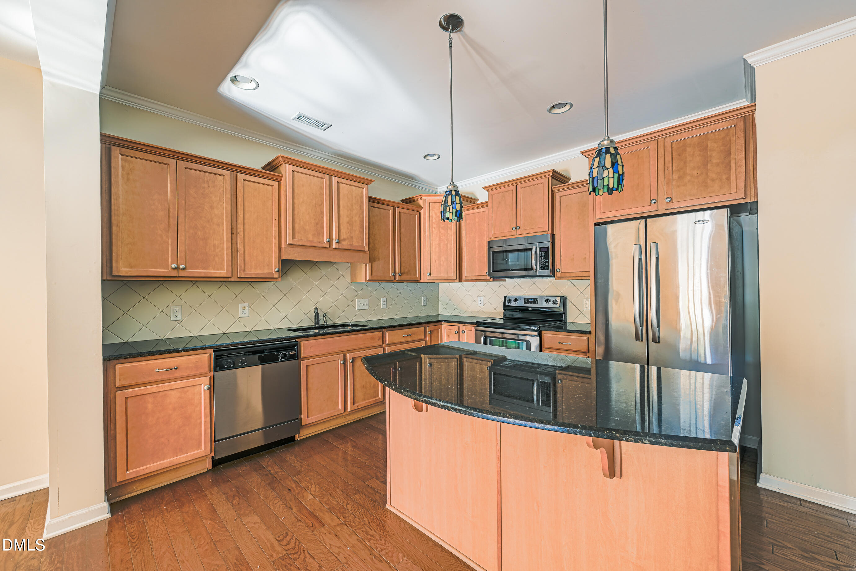 main property photo 7