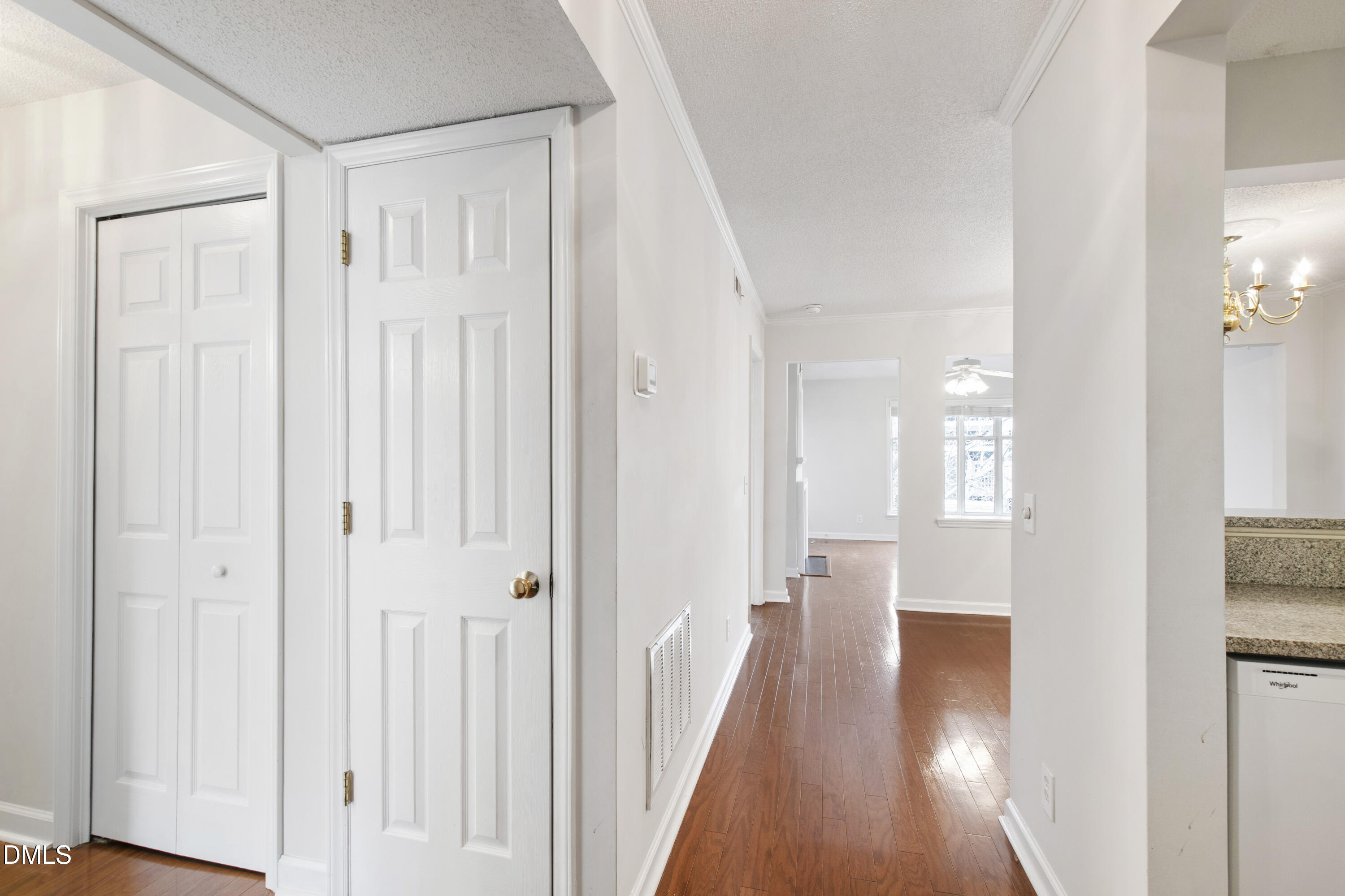 property viewer photo 16