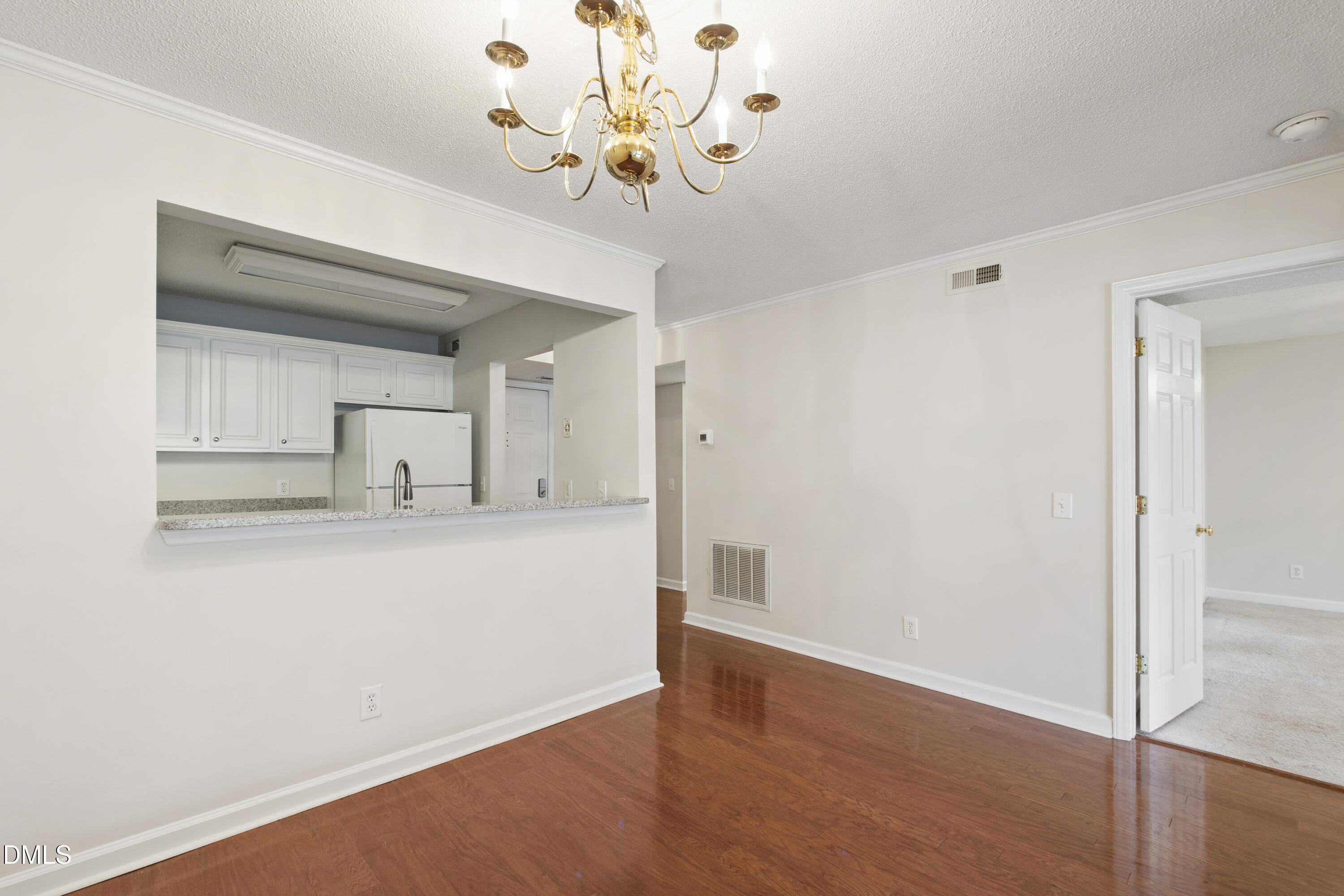 property viewer photo 5