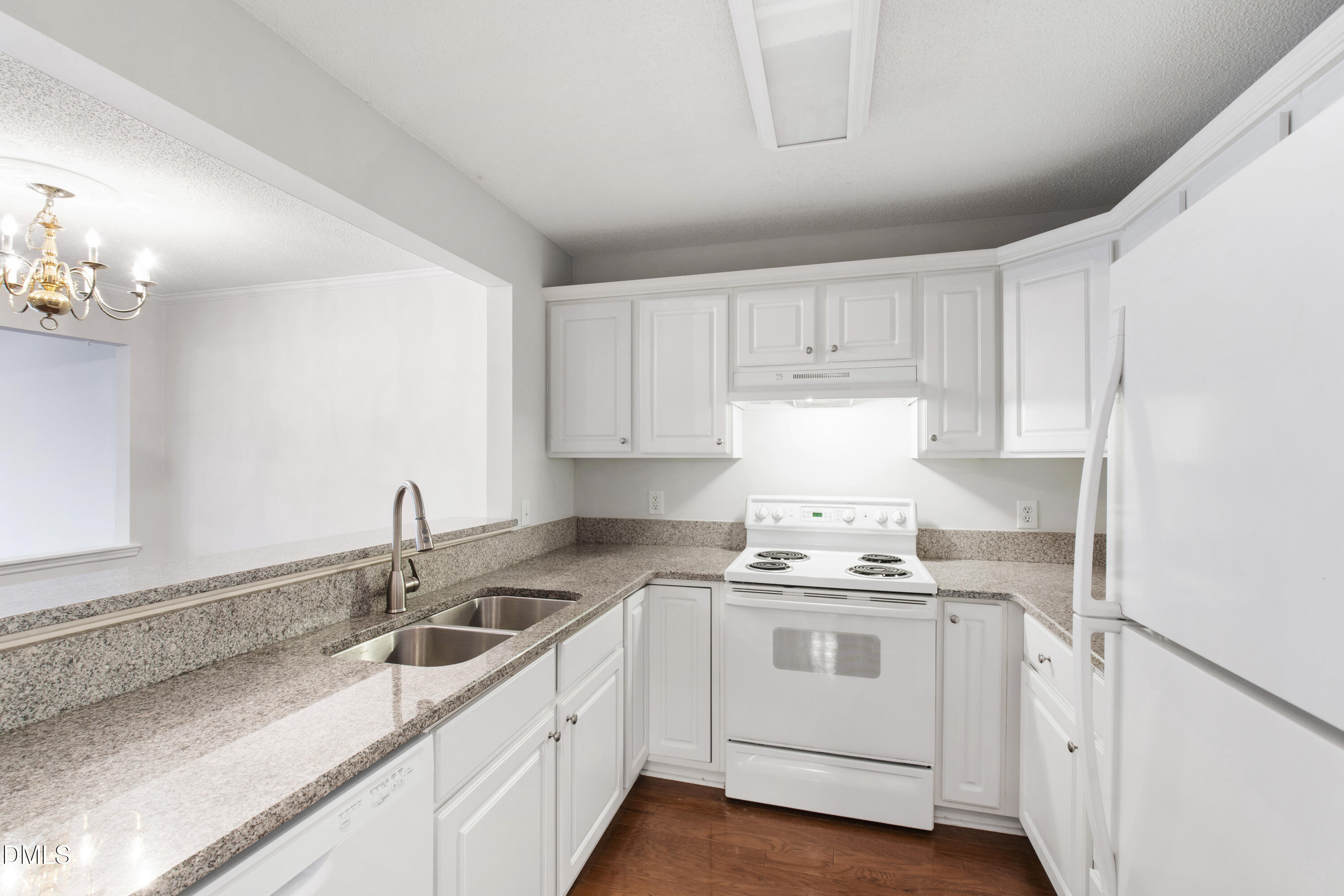 property viewer photo 6