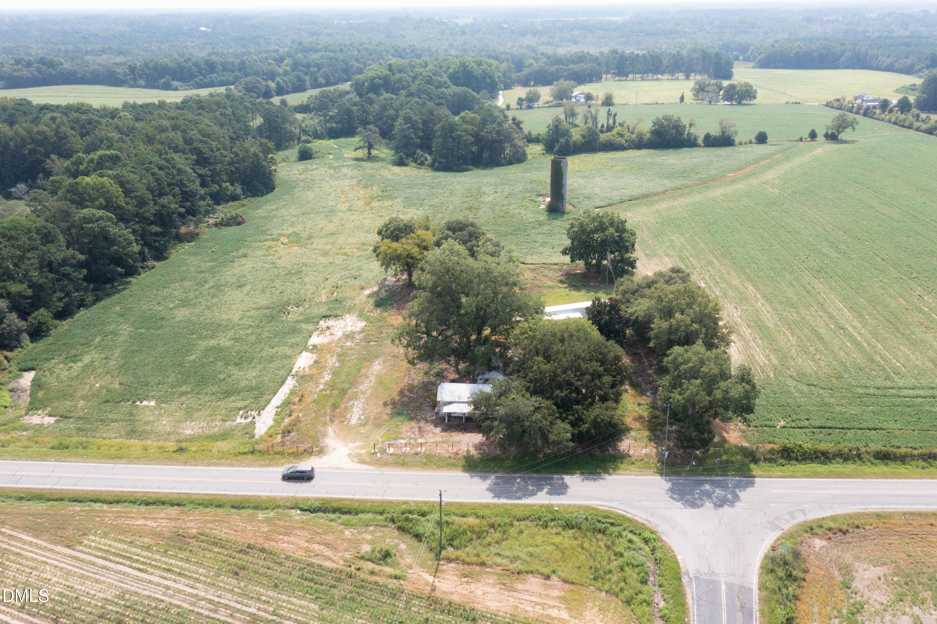 main property photo 23