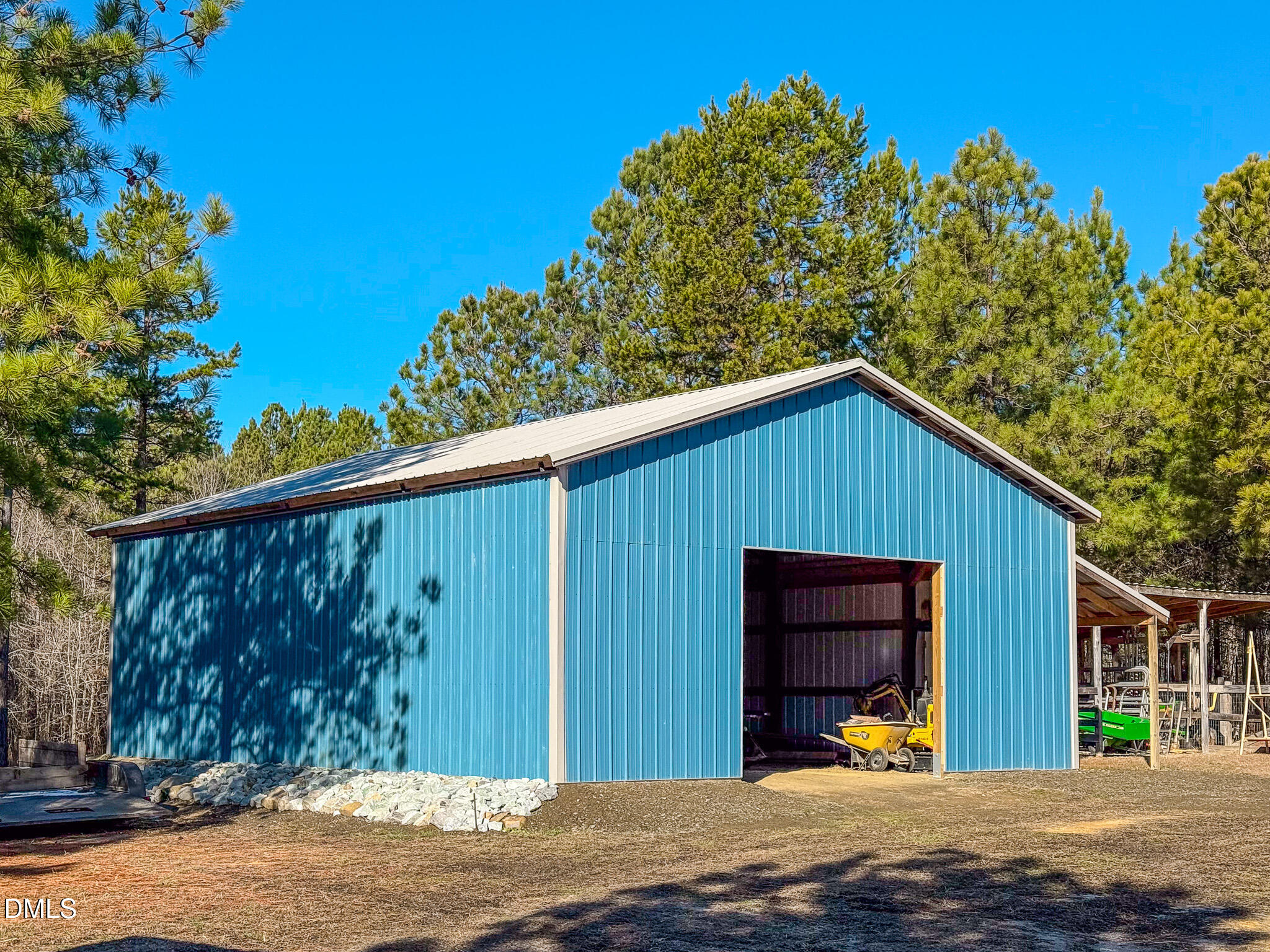 main property photo 20