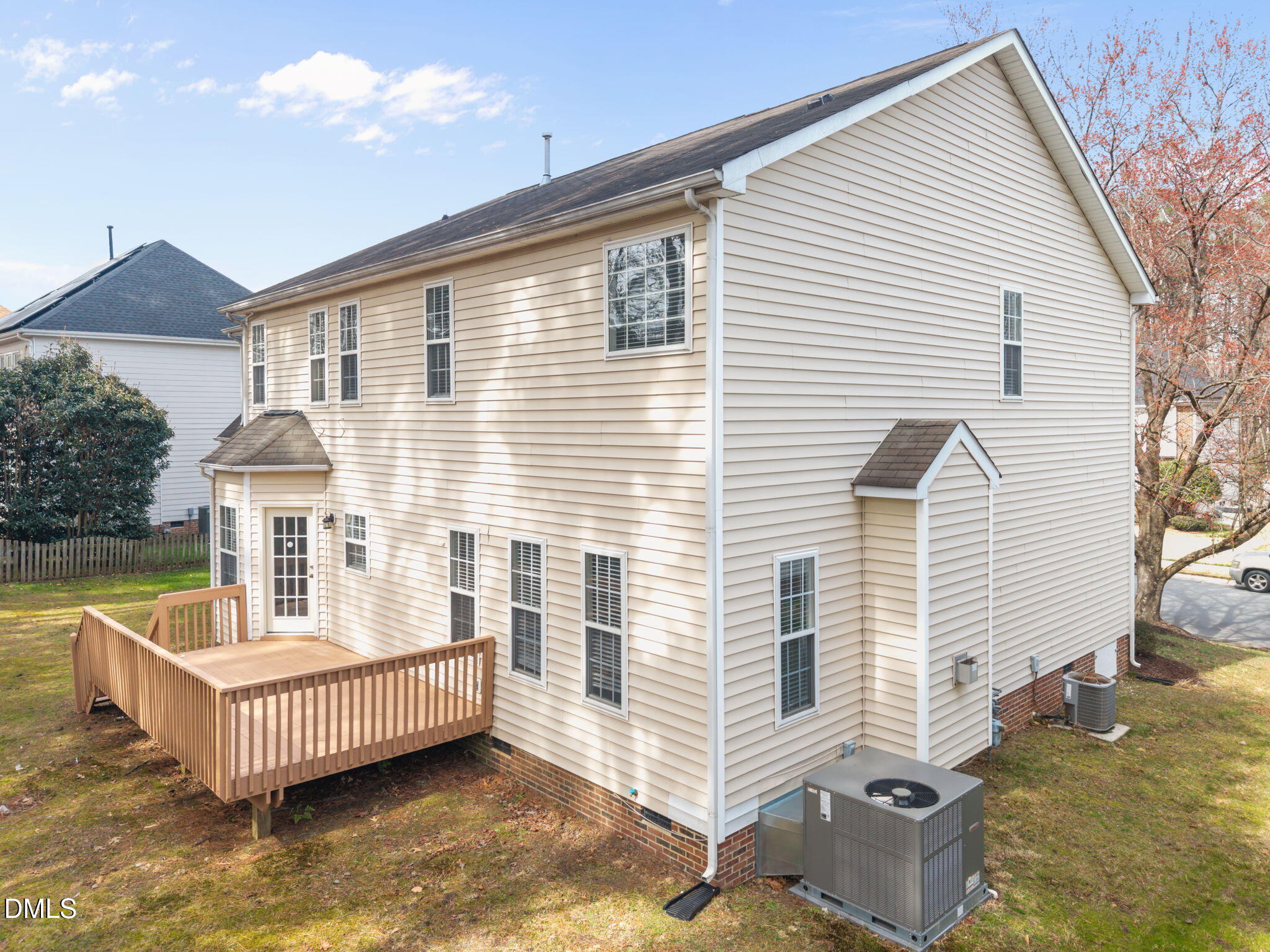 main property photo 37