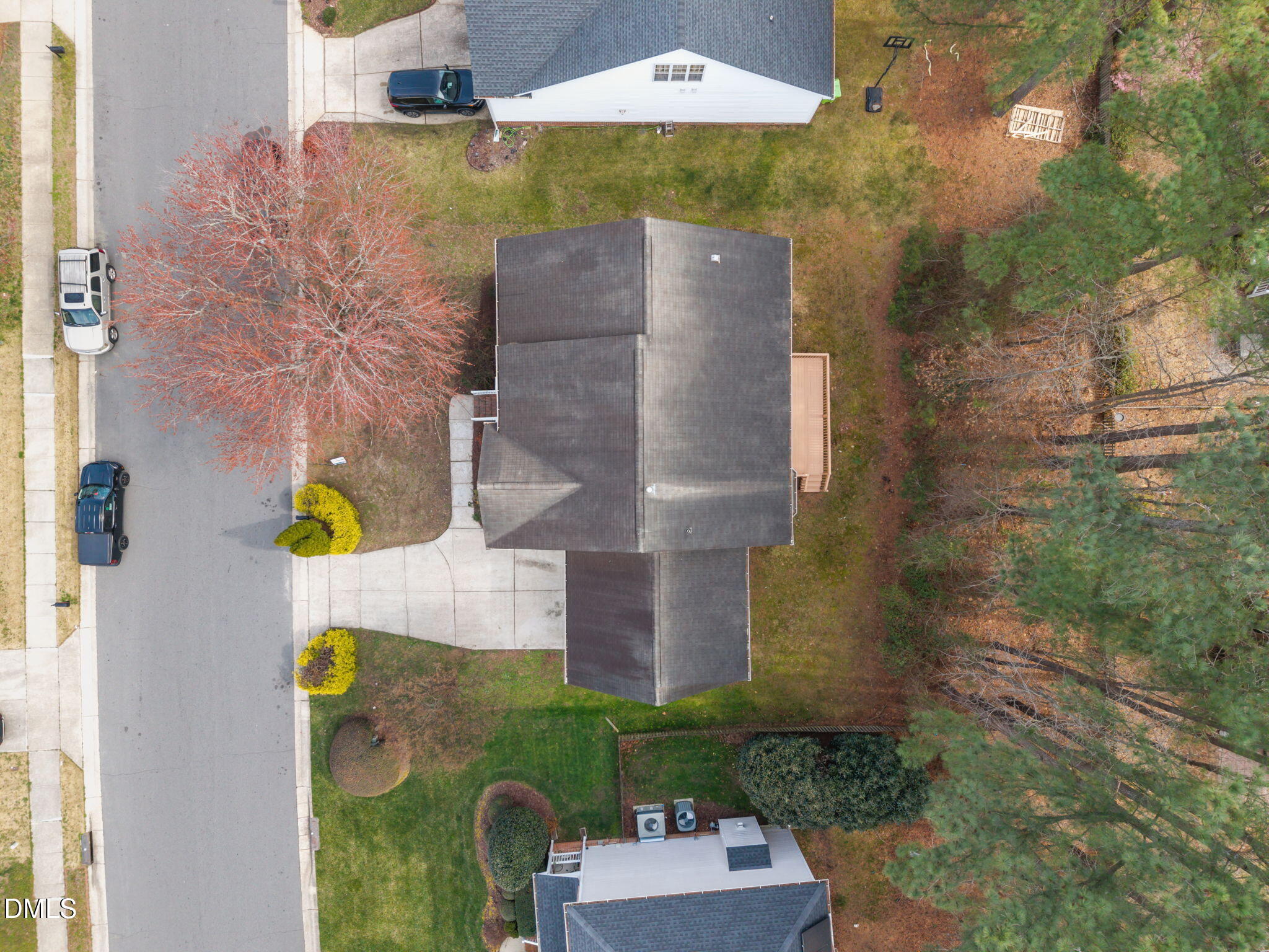 main property photo 40