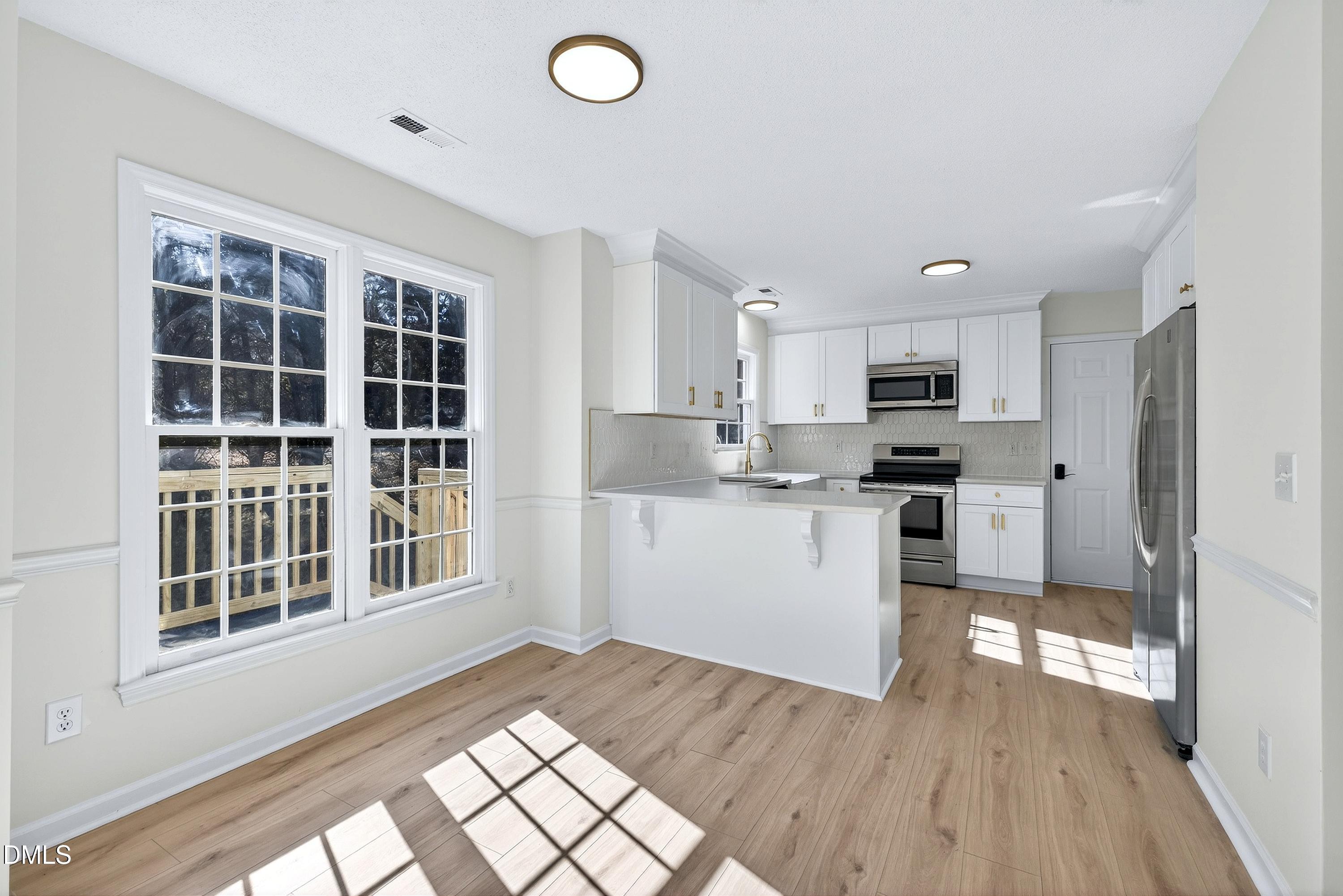 property viewer photo 12