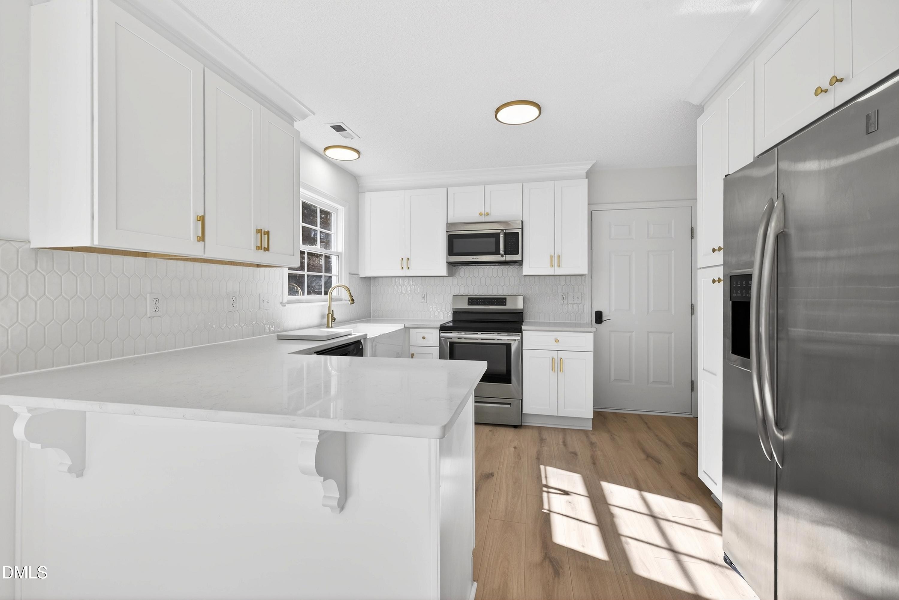property viewer photo 15