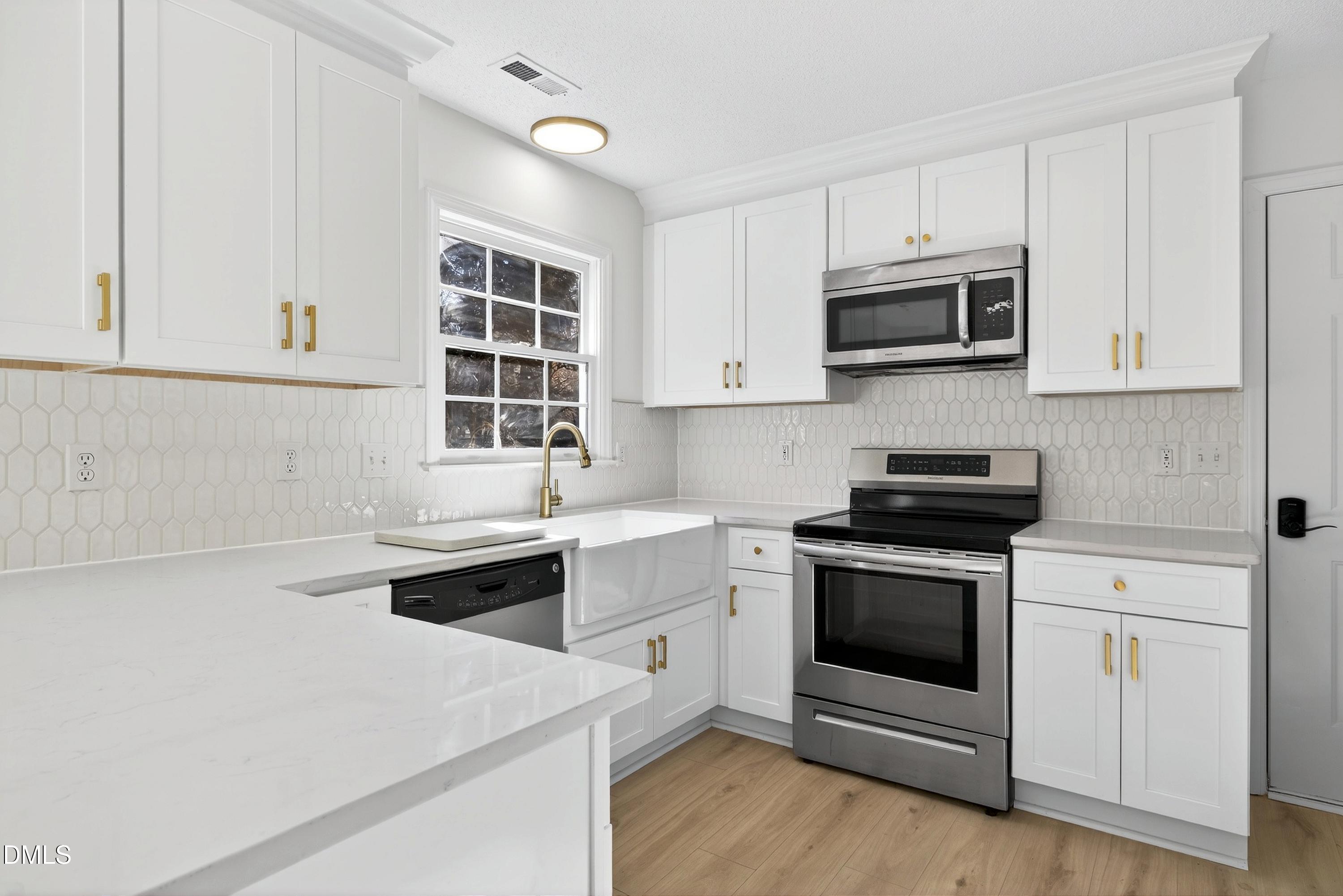 property viewer photo 16