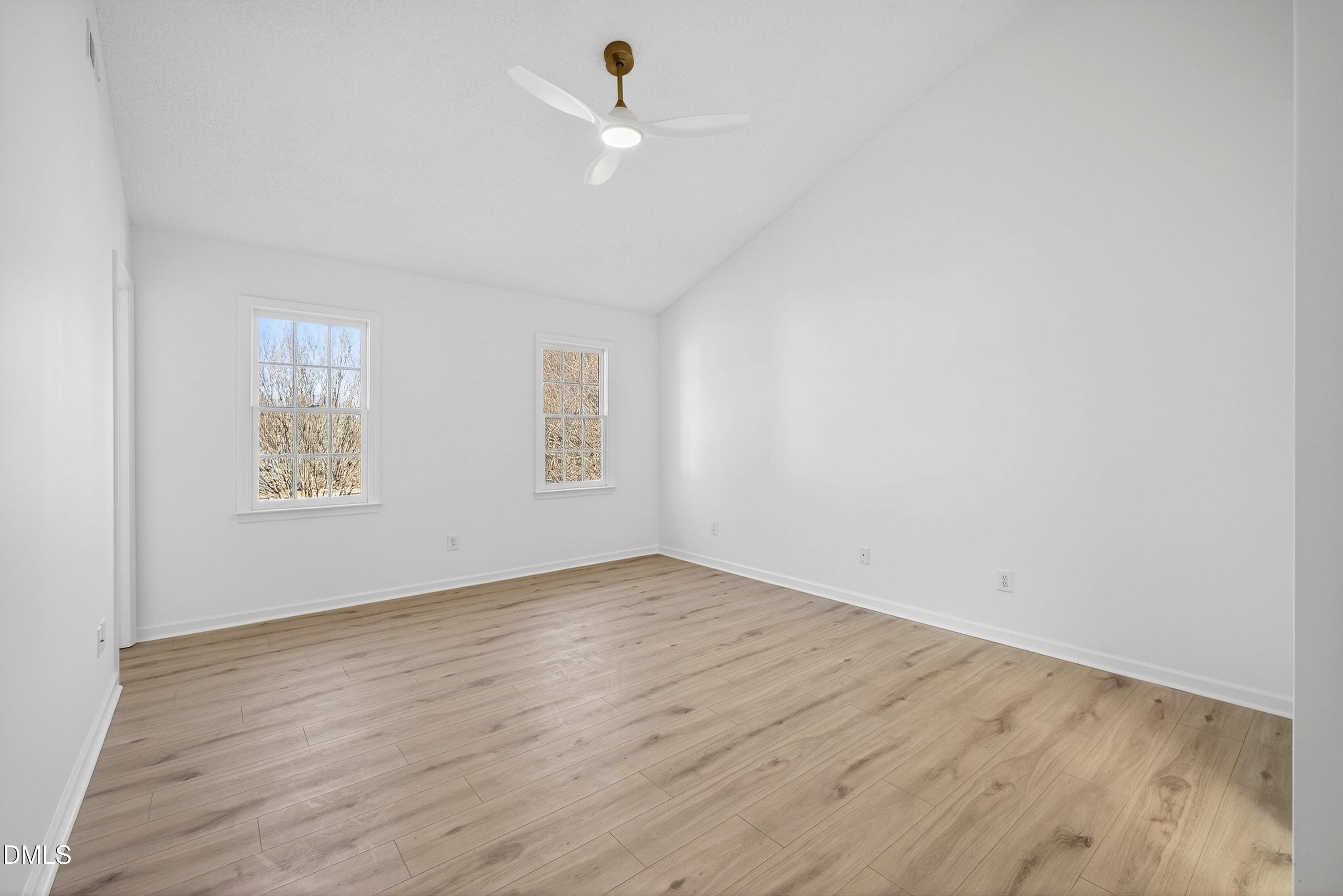 property viewer photo 29
