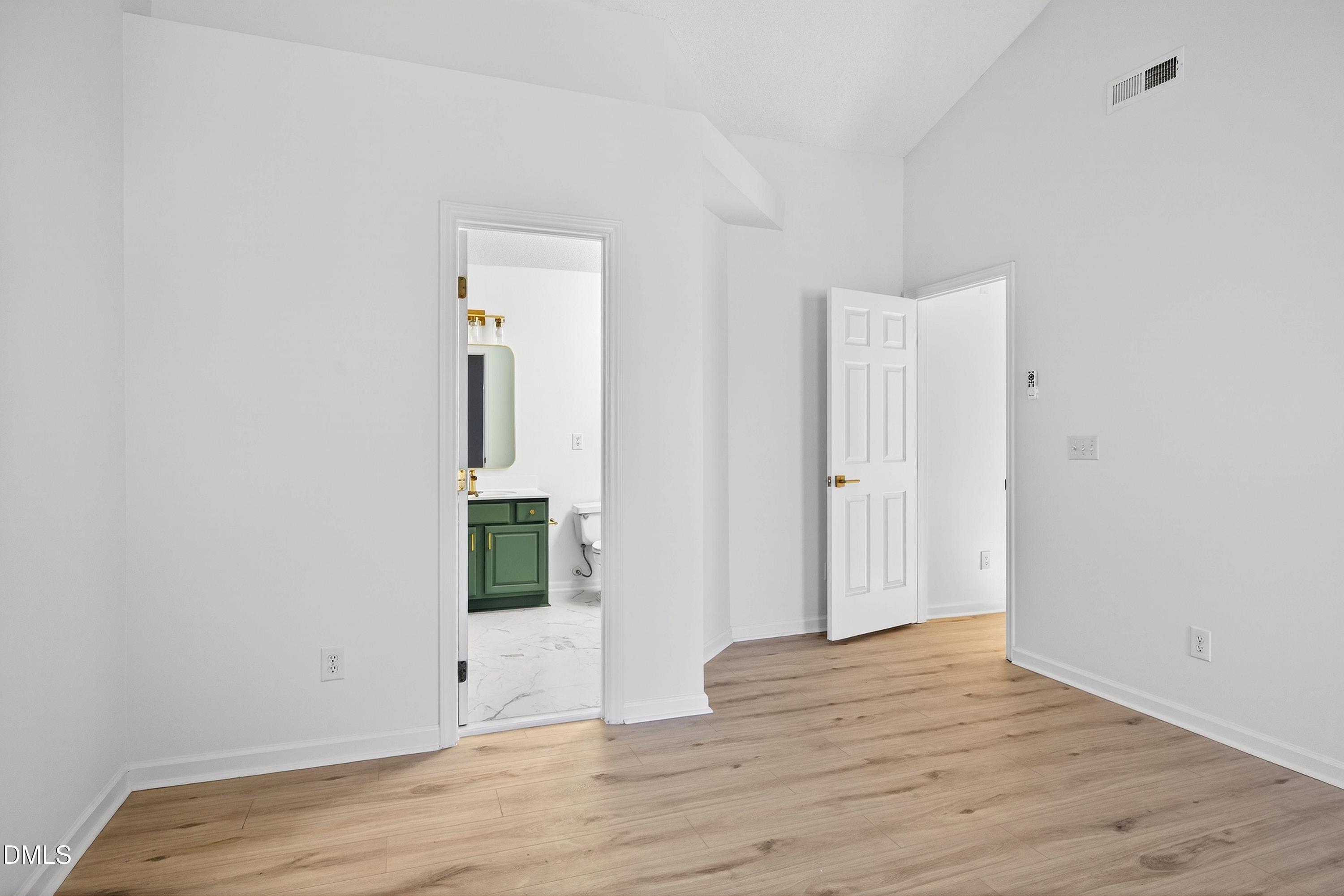 property viewer photo 31