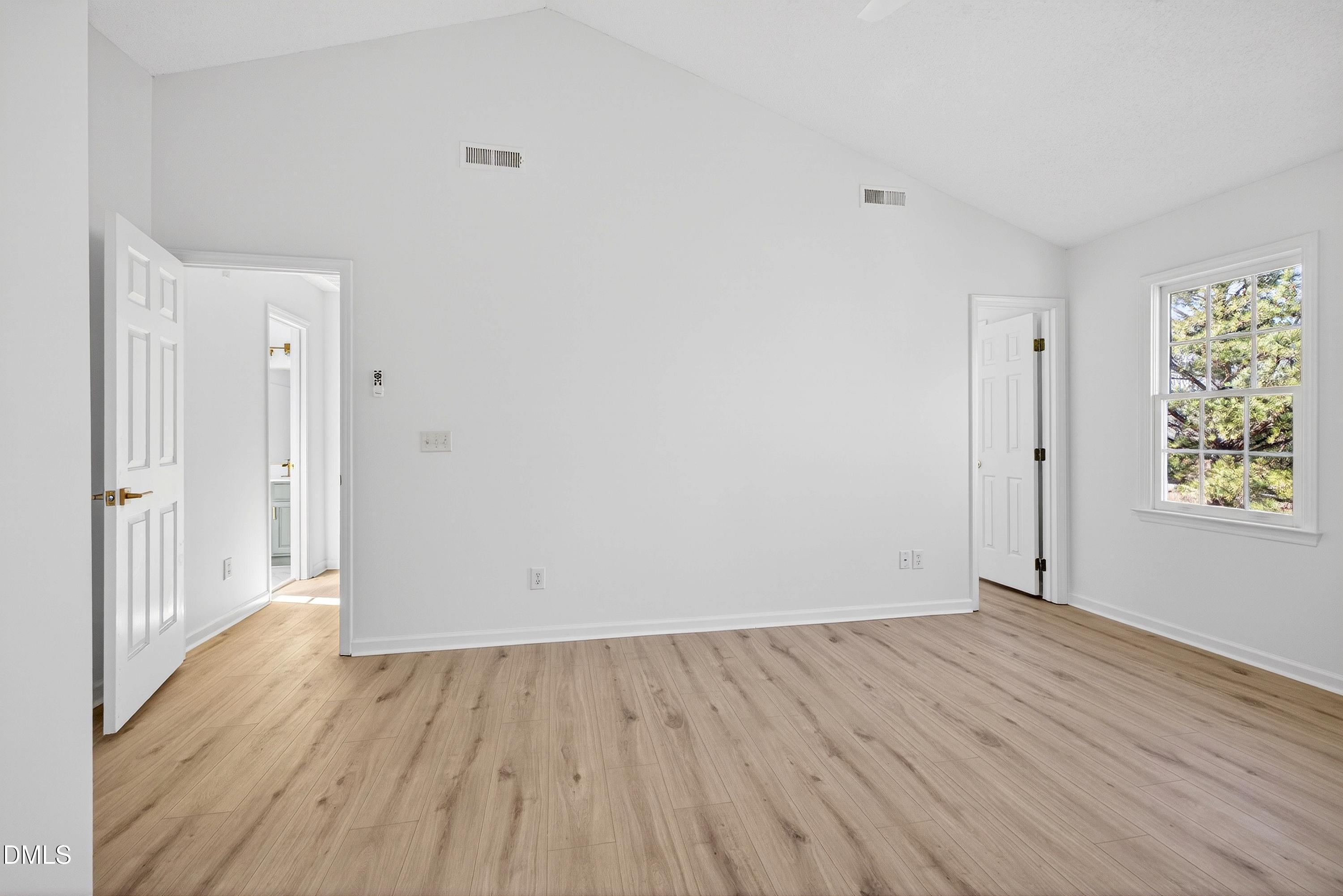 property viewer photo 37